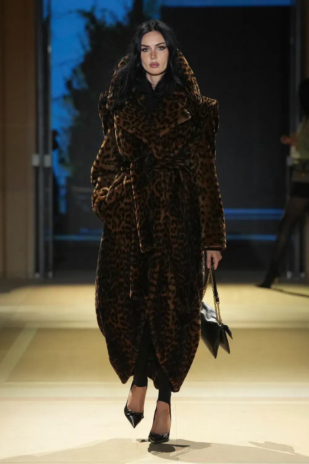 GUCCI SS27: THE STORE IS THE SHOW Vanity Teen GUCCI SS27: THE STORE IS THE SHOW GUCCI SS27: THE STORE IS THE SHOW Vanity Teen
