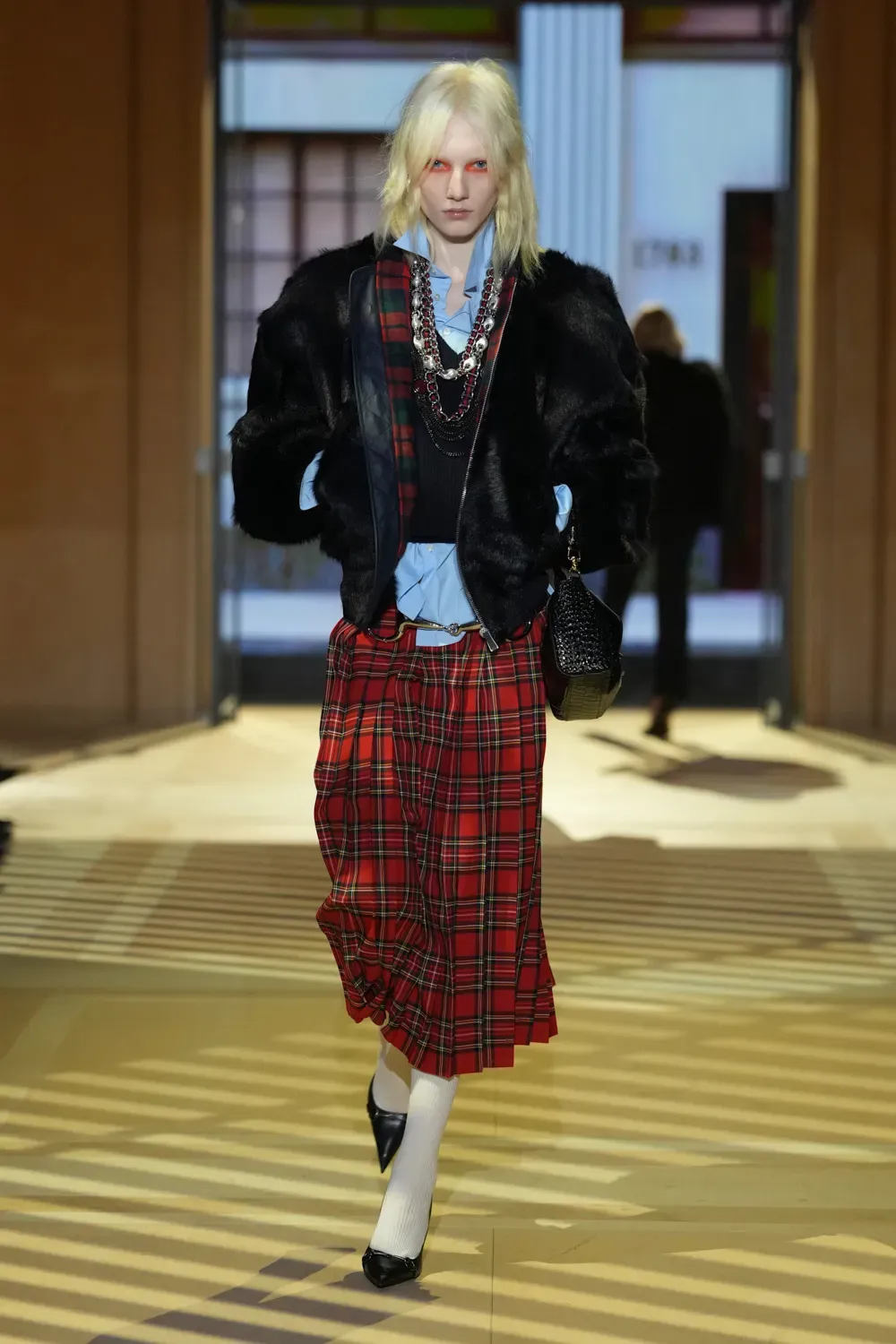 GUCCI SS27: THE STORE IS THE SHOW Vanity Teen GUCCI SS27: THE STORE IS THE SHOW GUCCI SS27: THE STORE IS THE SHOW Vanity Teen