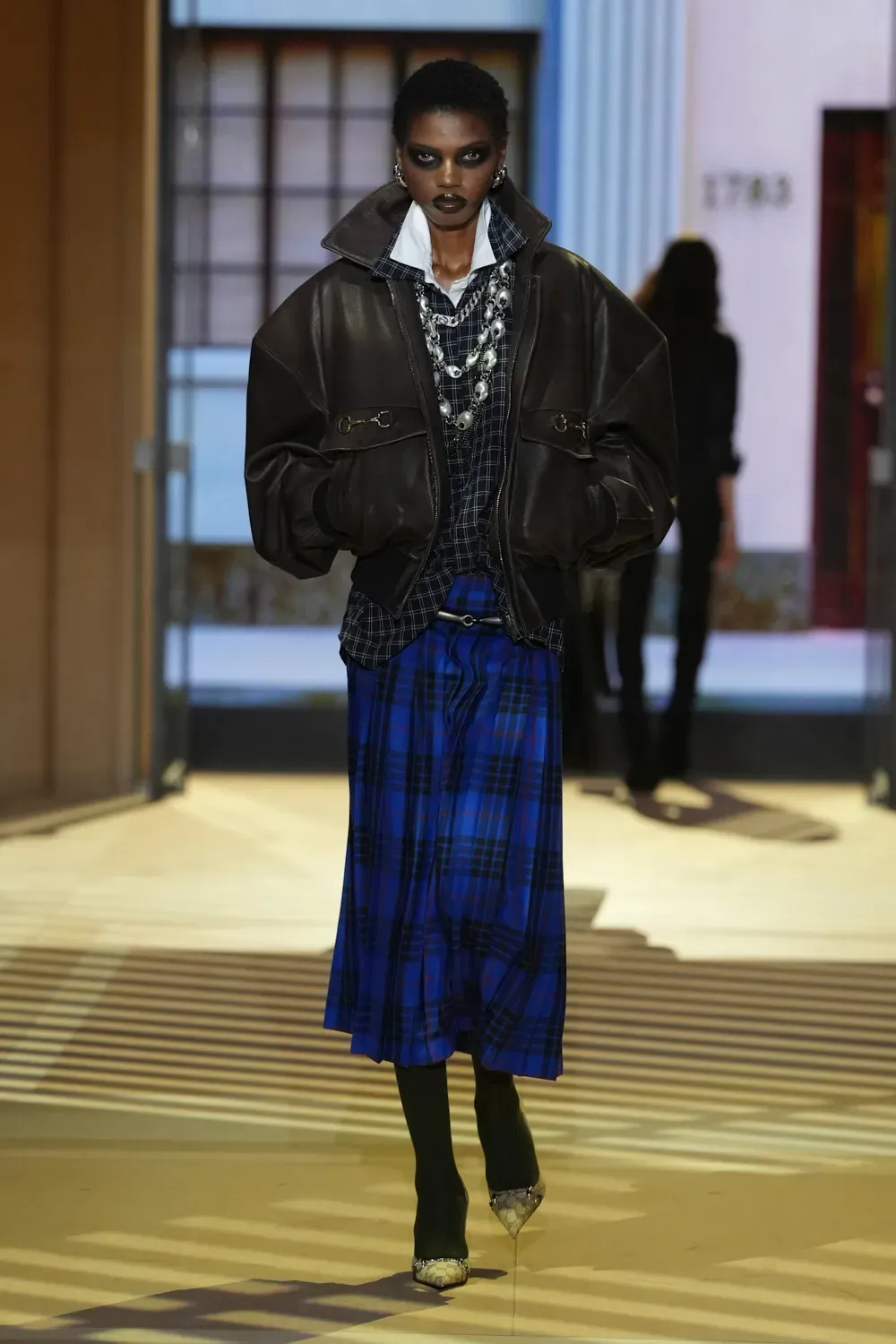 GUCCI SS27: THE STORE IS THE SHOW Vanity Teen GUCCI SS27: THE STORE IS THE SHOW GUCCI SS27: THE STORE IS THE SHOW Vanity Teen