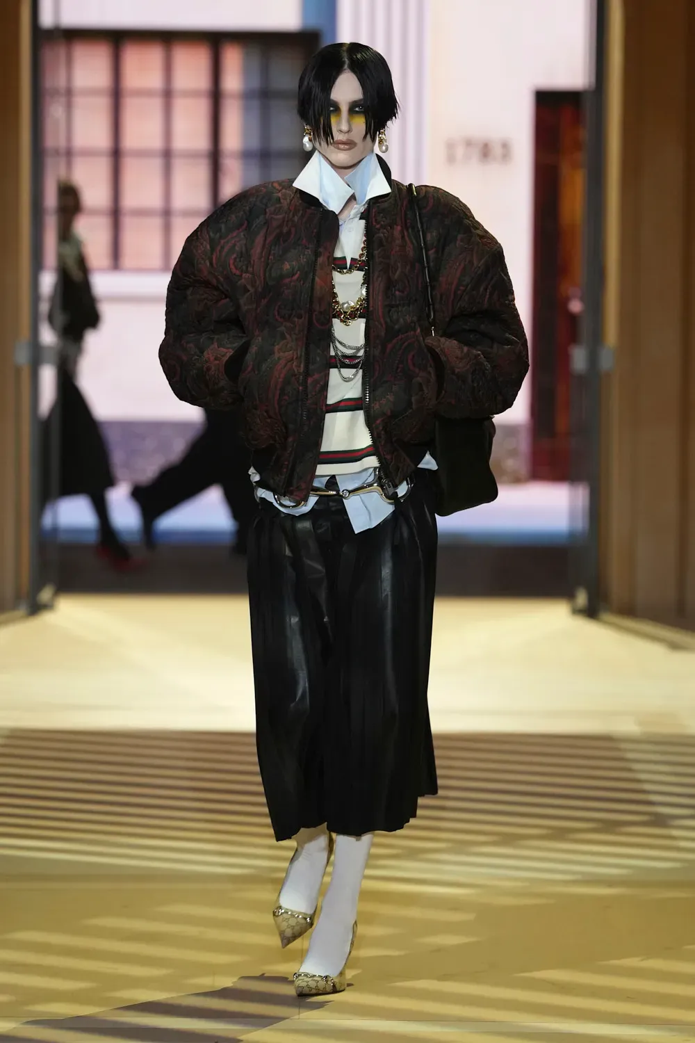 GUCCI SS27: THE STORE IS THE SHOW Vanity Teen GUCCI SS27: THE STORE IS THE SHOW GUCCI SS27: THE STORE IS THE SHOW Vanity Teen