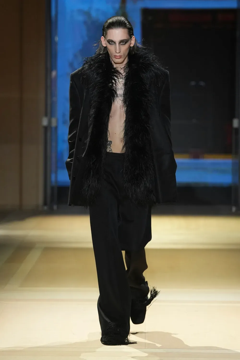 GUCCI SS27: THE STORE IS THE SHOW Vanity Teen GUCCI SS27: THE STORE IS THE SHOW GUCCI SS27: THE STORE IS THE SHOW Vanity Teen