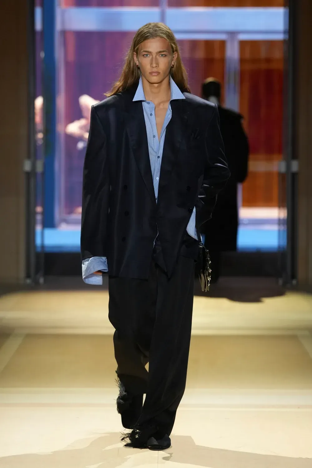 GUCCI SS27: THE STORE IS THE SHOW Vanity Teen GUCCI SS27: THE STORE IS THE SHOW GUCCI SS27: THE STORE IS THE SHOW Vanity Teen