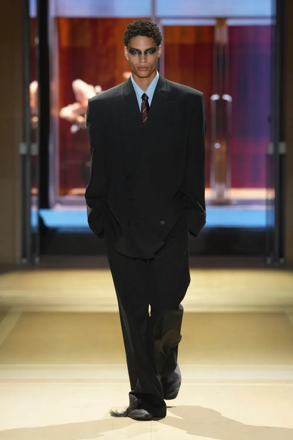 GUCCI SS27: THE STORE IS THE SHOW Vanity Teen GUCCI SS27: THE STORE IS THE SHOW GUCCI SS27: THE STORE IS THE SHOW Vanity Teen