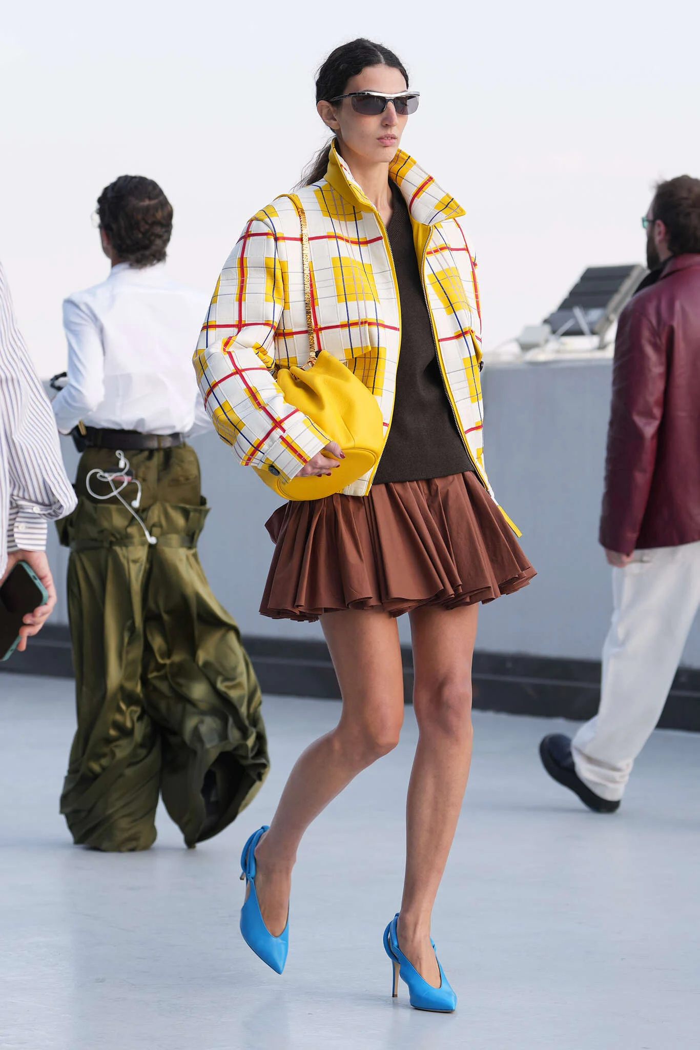 Moschino SS27 Is Delightfully Eccentric but for Real People Vanity Teen Moschino SS27 Is Delightfully Eccentric but for Real People Moschino SS27 Is Delightfully Eccentric but for Real People Vanity Teen