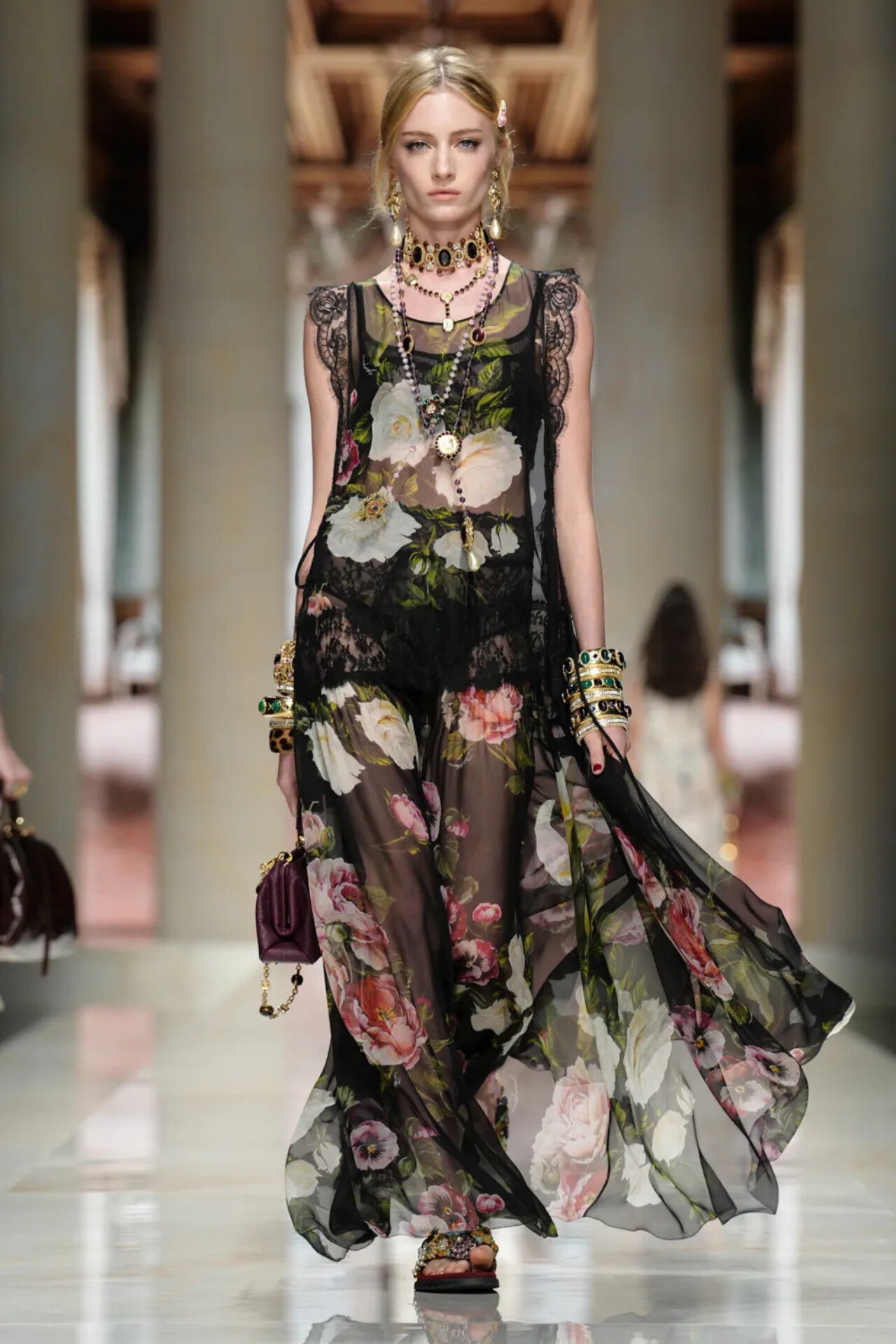 DOLCE&GABBANA SS27: SICILY IS NO LONGER A PLACE, IT’S A MEMORY Vanity Teen DOLCE&GABBANA SS27: SICILY IS NO LONGER A PLACE, IT’S A MEMORY DOLCE&GABBANA SS27: SICILY IS NO LONGER A PLACE, IT’S A MEMORY Vanity Teen