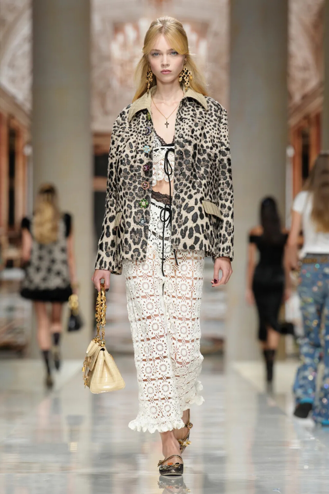 DOLCE&GABBANA SS27: SICILY IS NO LONGER A PLACE, IT’S A MEMORY Vanity Teen DOLCE&GABBANA SS27: SICILY IS NO LONGER A PLACE, IT’S A MEMORY DOLCE&GABBANA SS27: SICILY IS NO LONGER A PLACE, IT’S A MEMORY Vanity Teen