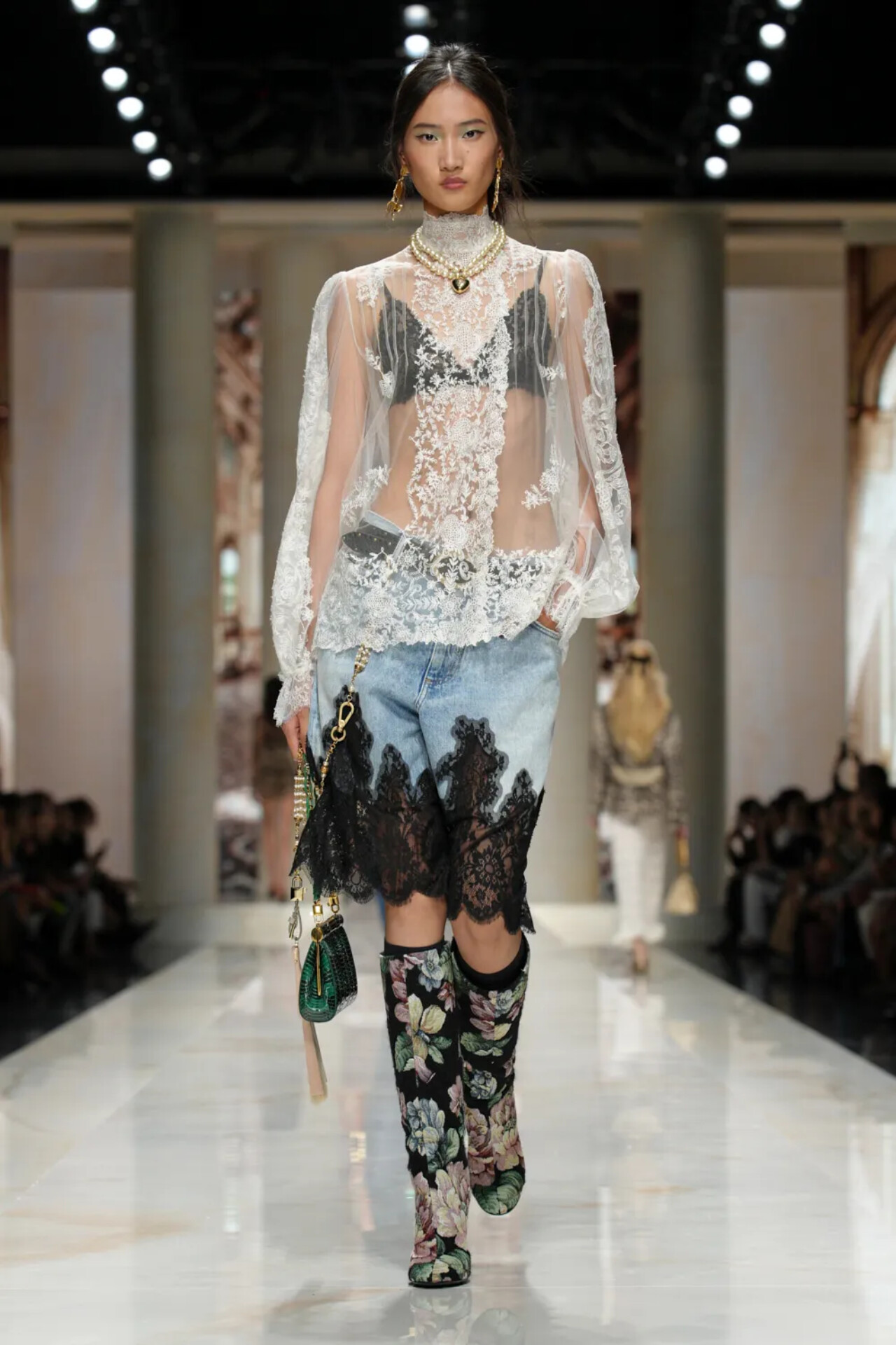 DOLCE&GABBANA SS27: SICILY IS NO LONGER A PLACE, IT’S A MEMORY Vanity Teen DOLCE&GABBANA SS27: SICILY IS NO LONGER A PLACE, IT’S A MEMORY DOLCE&GABBANA SS27: SICILY IS NO LONGER A PLACE, IT’S A MEMORY Vanity Teen