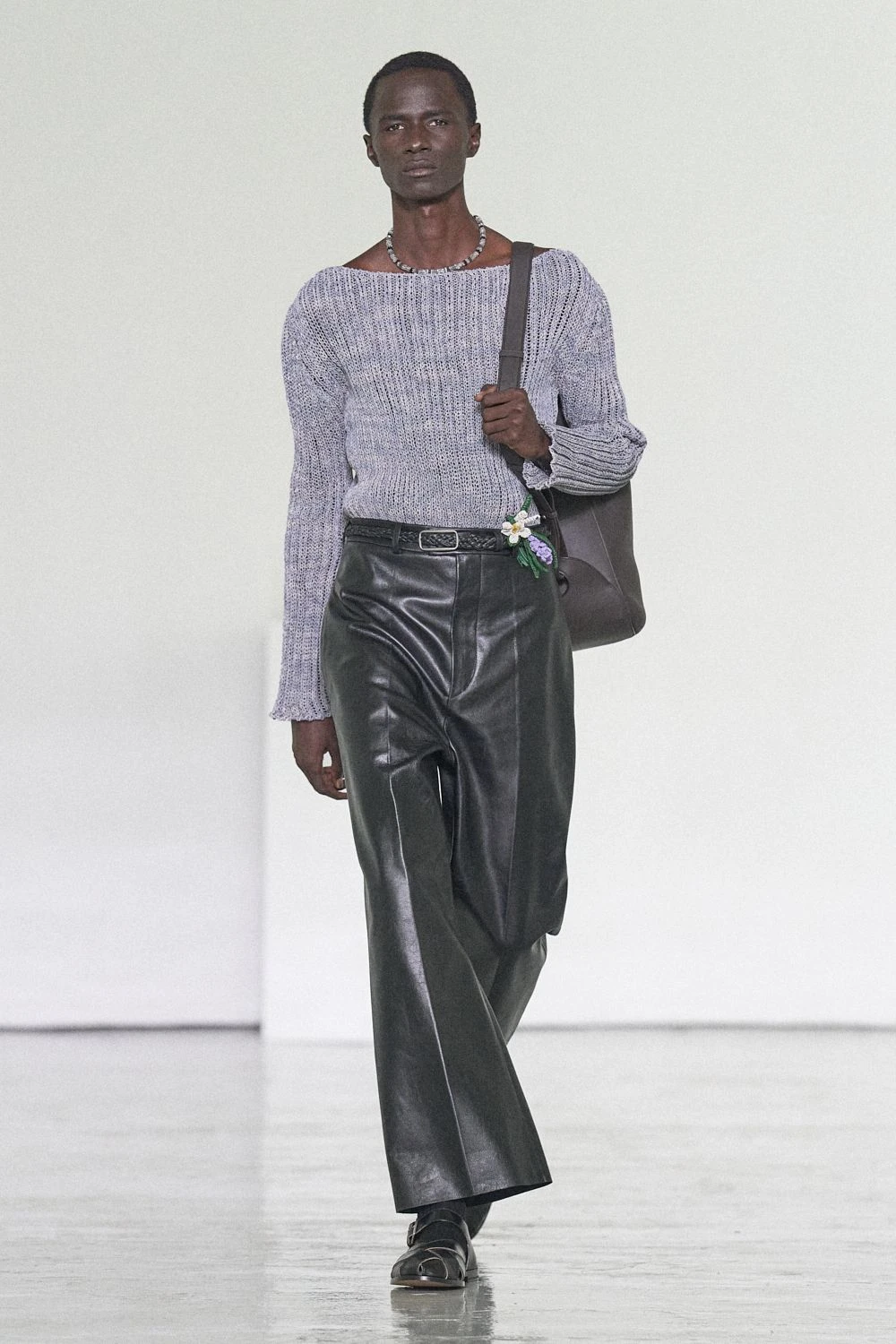 Bottega Veneta SS27: Intrecciato Takes a Lighter Turn Vanity Teen Bottega Veneta SS27: Intrecciato Takes a Lighter Turn Bottega Veneta SS27: Intrecciato Takes a Lighter Turn Vanity Teen