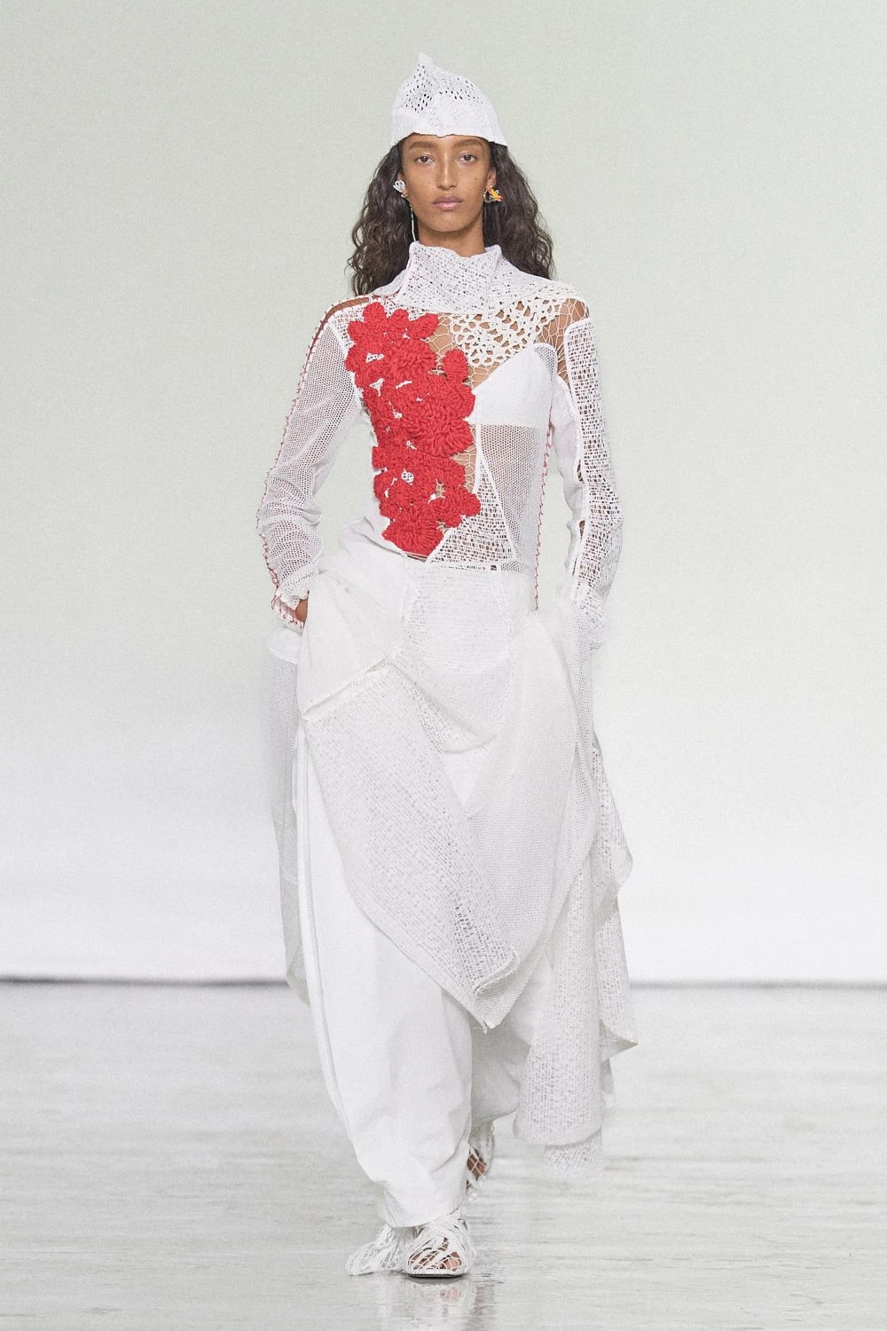 Bottega Veneta SS27: Intrecciato Takes a Lighter Turn Vanity Teen Bottega Veneta SS27: Intrecciato Takes a Lighter Turn Bottega Veneta SS27: Intrecciato Takes a Lighter Turn Vanity Teen