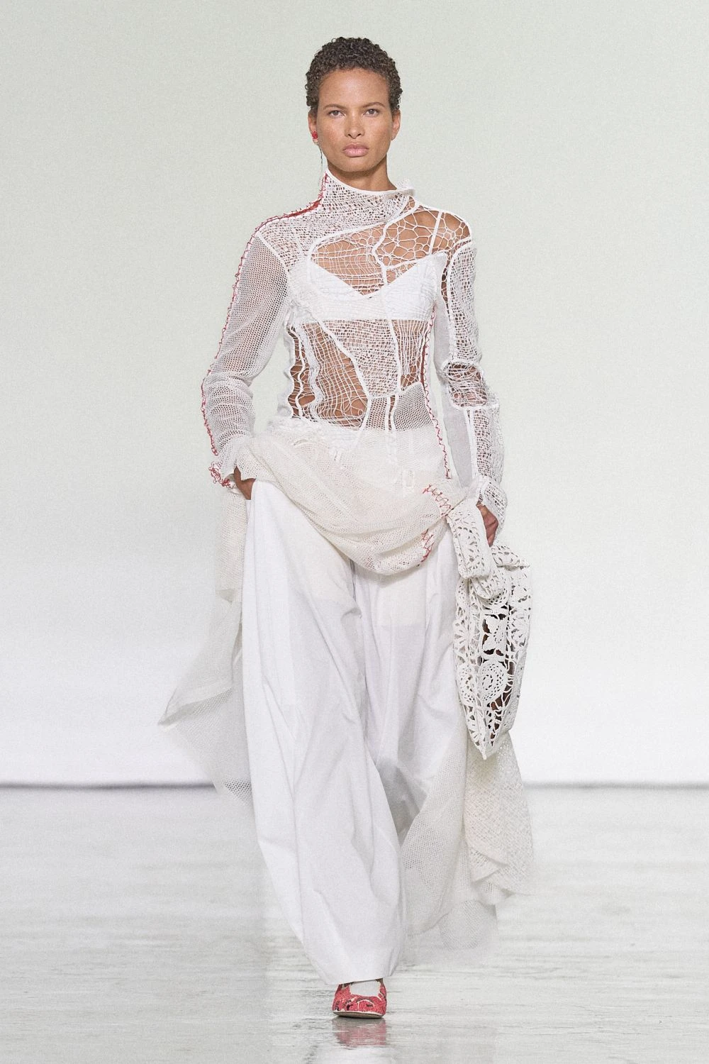 Bottega Veneta SS27: Intrecciato Takes a Lighter Turn Vanity Teen Bottega Veneta SS27: Intrecciato Takes a Lighter Turn Bottega Veneta SS27: Intrecciato Takes a Lighter Turn Vanity Teen