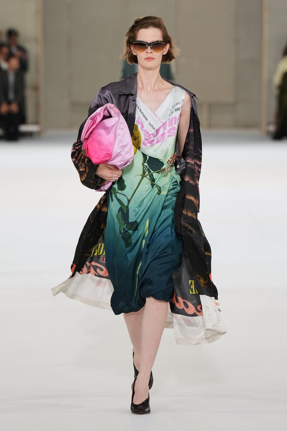 DRIES VAN NOTEN SS27 - WHAT IF FLOWERS FELL APART? Vanity Teen DRIES VAN NOTEN SS27 - WHAT IF FLOWERS FELL APART? DRIES VAN NOTEN SS27 - WHAT IF FLOWERS FELL APART? Vanity Teen