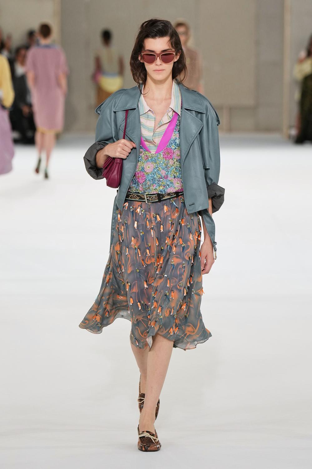 DRIES VAN NOTEN SS27 - WHAT IF FLOWERS FELL APART? Vanity Teen DRIES VAN NOTEN SS27 - WHAT IF FLOWERS FELL APART? DRIES VAN NOTEN SS27 - WHAT IF FLOWERS FELL APART? Vanity Teen