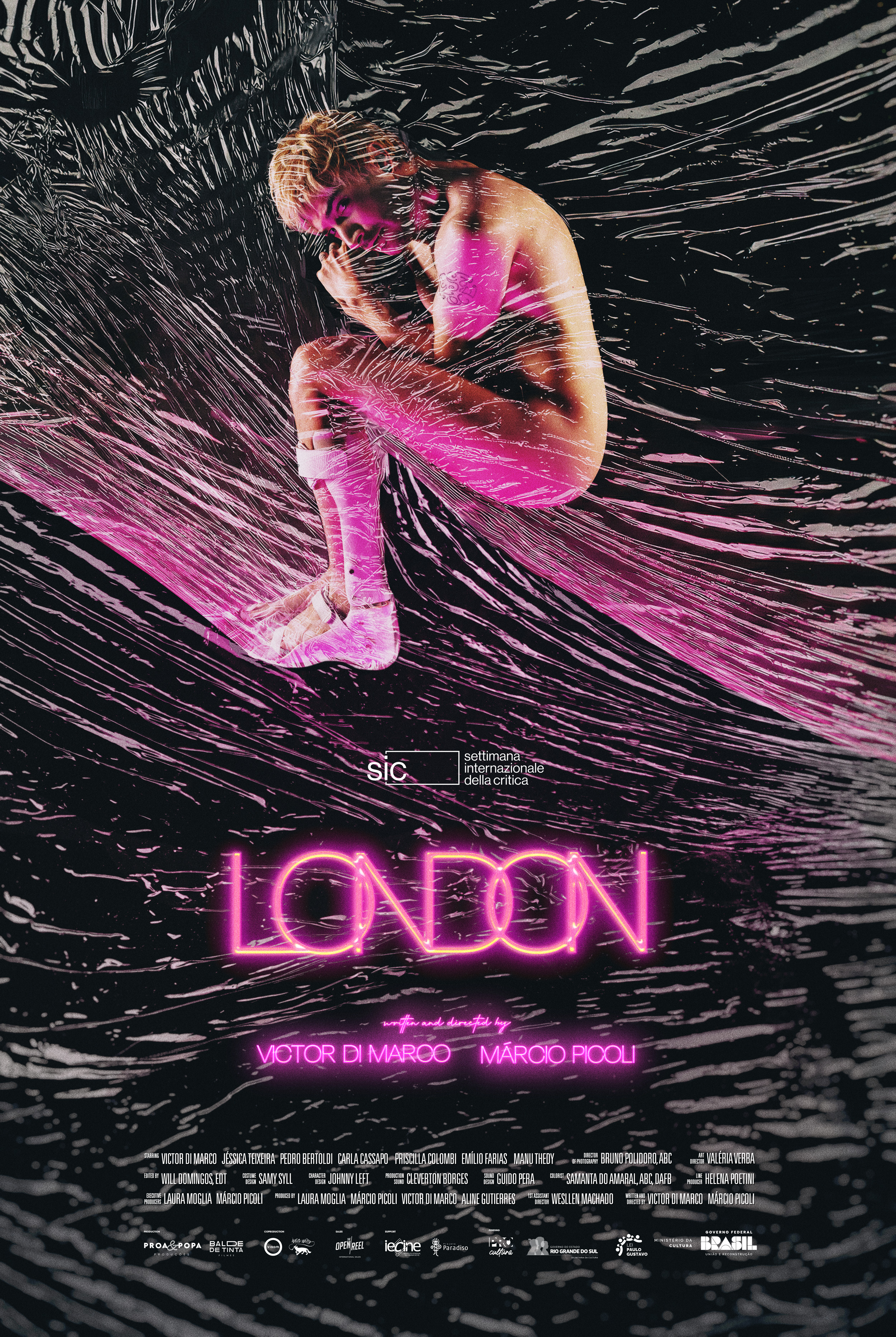 VICTOR DI MARCO: LONDON, UNFILTERED Vanity Teen 虚荣青年 VICTOR DI MARCO: LONDON, UNFILTERED VICTOR DI MARCO: LONDON, UNFILTERED Vanity Teen 虚荣青年