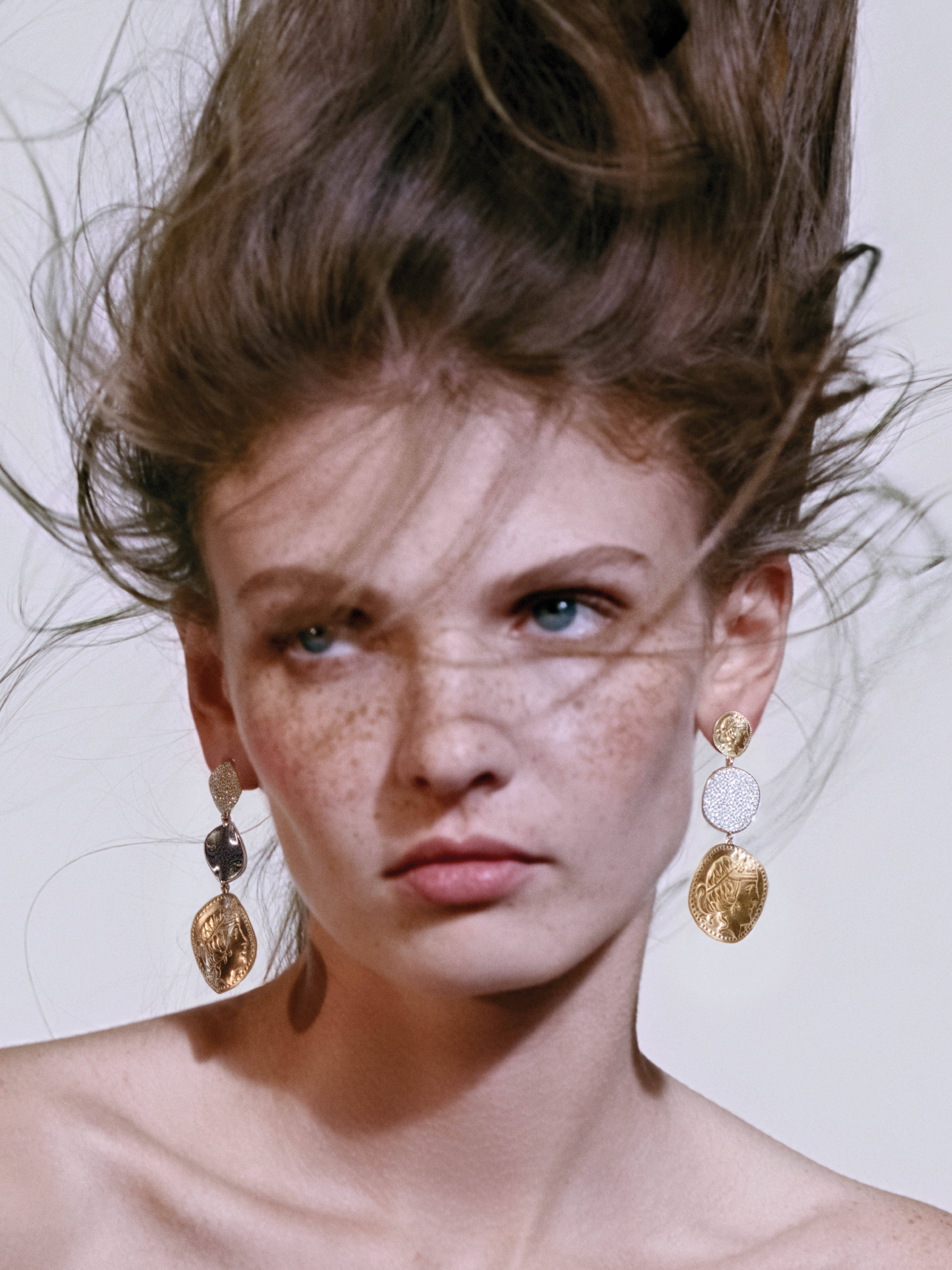 Ippolita FW 2026 Enters the Realm of Greek Mythology Vanity Teen 虚荣青年 Ippolita FW 2026 Enters the Realm of Greek Mythology Ippolita FW 2026 Enters the Realm of Greek Mythology Vanity Teen 虚荣青年