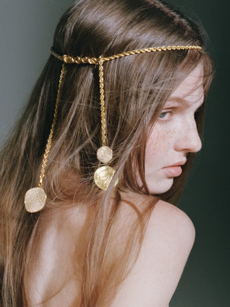 Ippolita FW 2026 Enters the Realm of Greek Mythology Ippolita FW 2026 Enters the Realm of Greek Mythology Vanity Teen 虚荣青年