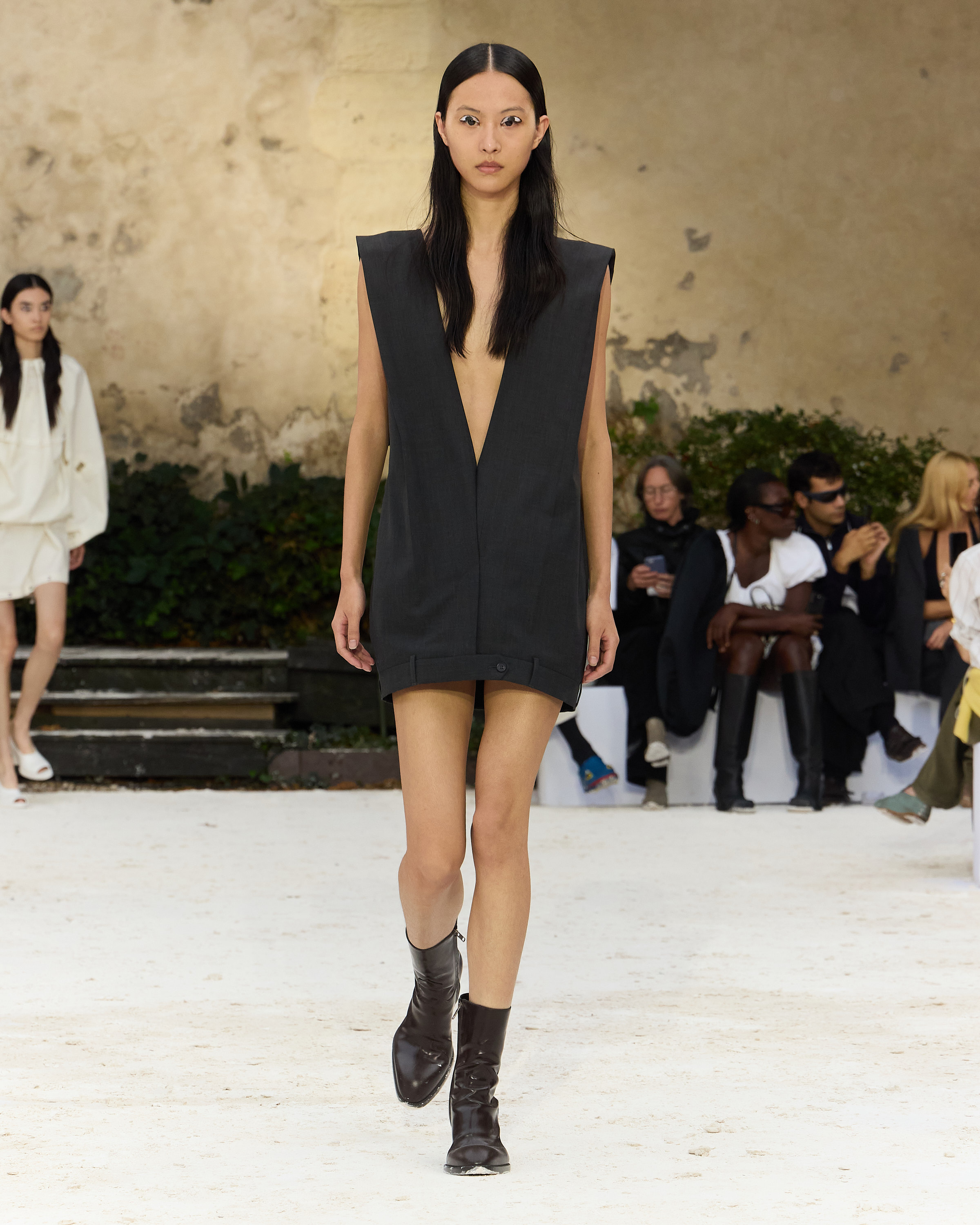 HODAKOVA SS27: CAUGHT IN THE NET Vanity Teen HODAKOVA SS27 Look22