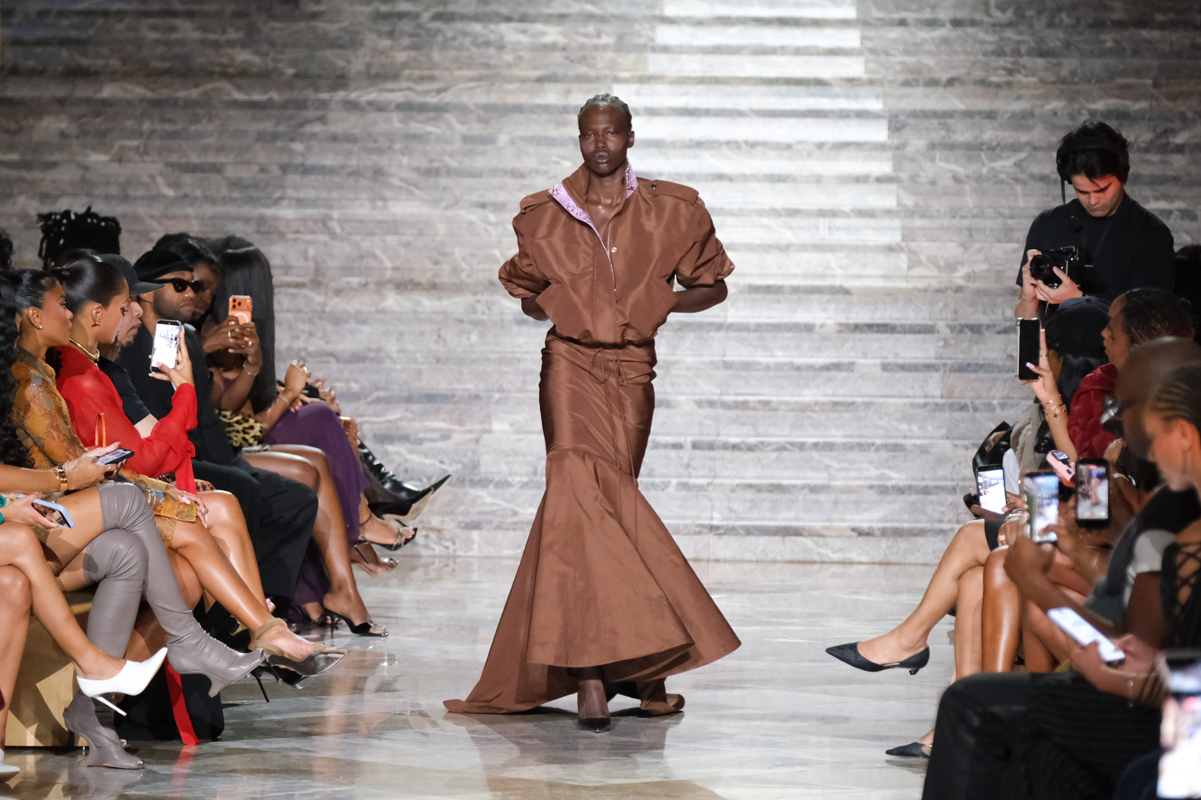 LaQuan Smith Wants His Woman Around 24/7 Vanity Teen 虚荣青年 LaQuan Smith Wants His Woman Around 24/7 LaQuan Smith Wants His Woman Around 24/7 Vanity Teen 虚荣青年