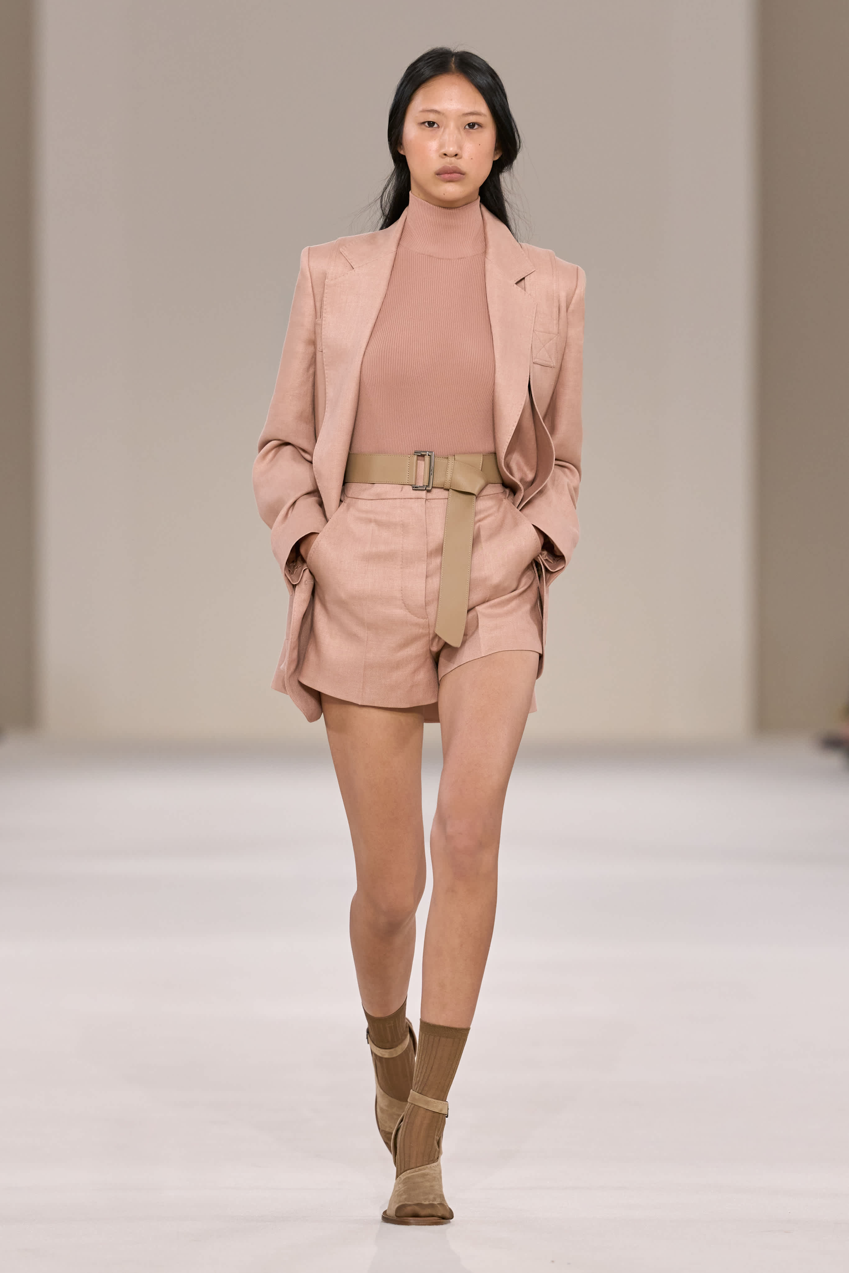 Max Mara SS27 Dresses Adventurous, Elegant Woman Max Mara SS27 Dresses Adventurous, Elegant Woman Vanity Teen