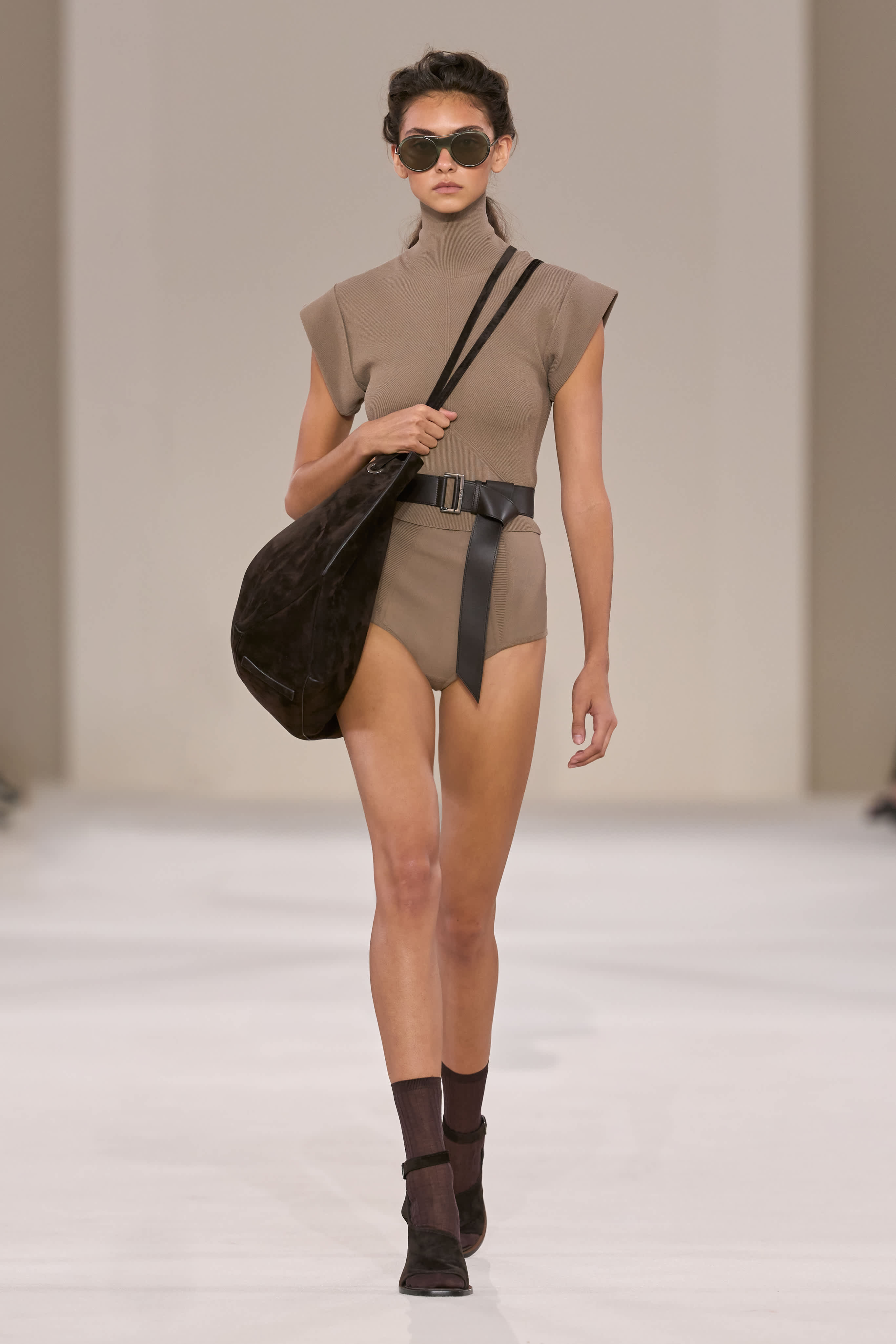Max Mara SS27 Dresses Adventurous, Elegant Woman Max Mara SS27 Dresses Adventurous, Elegant Woman Vanity Teen