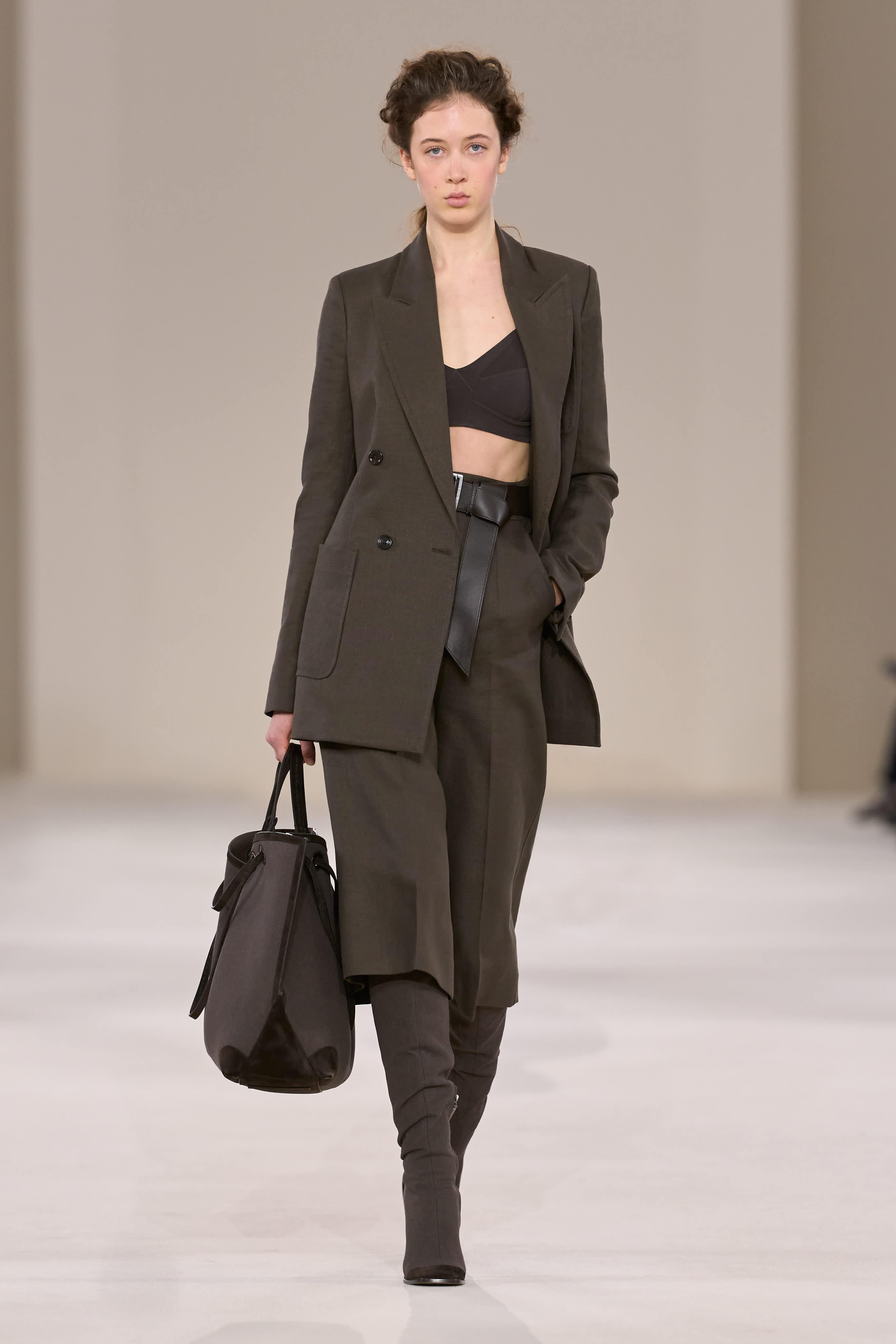 Max Mara SS27 Dresses Adventurous, Elegant Woman Max Mara SS27 Dresses Adventurous, Elegant Woman Vanity Teen