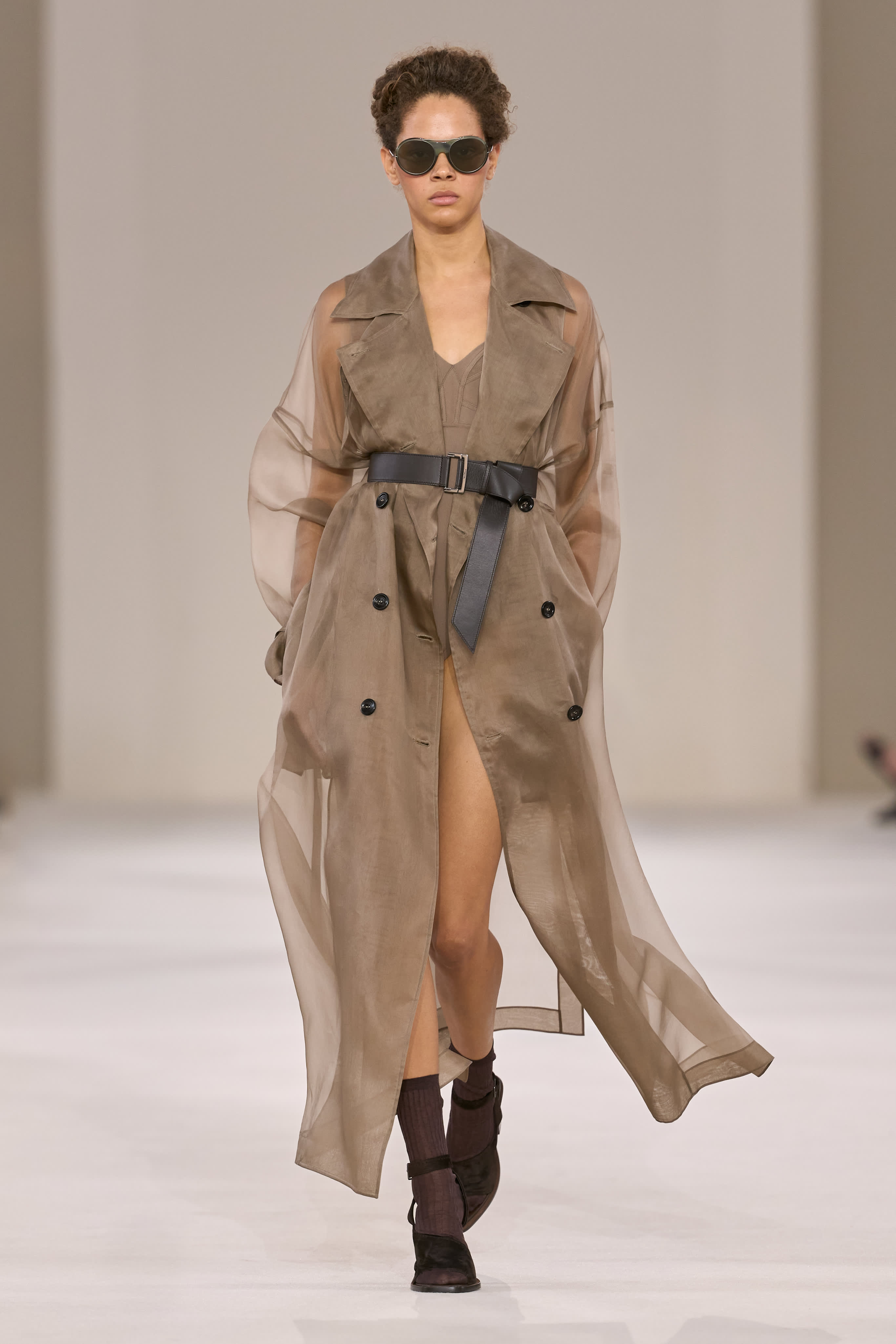 Max Mara SS27 Dresses Adventurous, Elegant Woman Max Mara SS27 Dresses Adventurous, Elegant Woman Vanity Teen