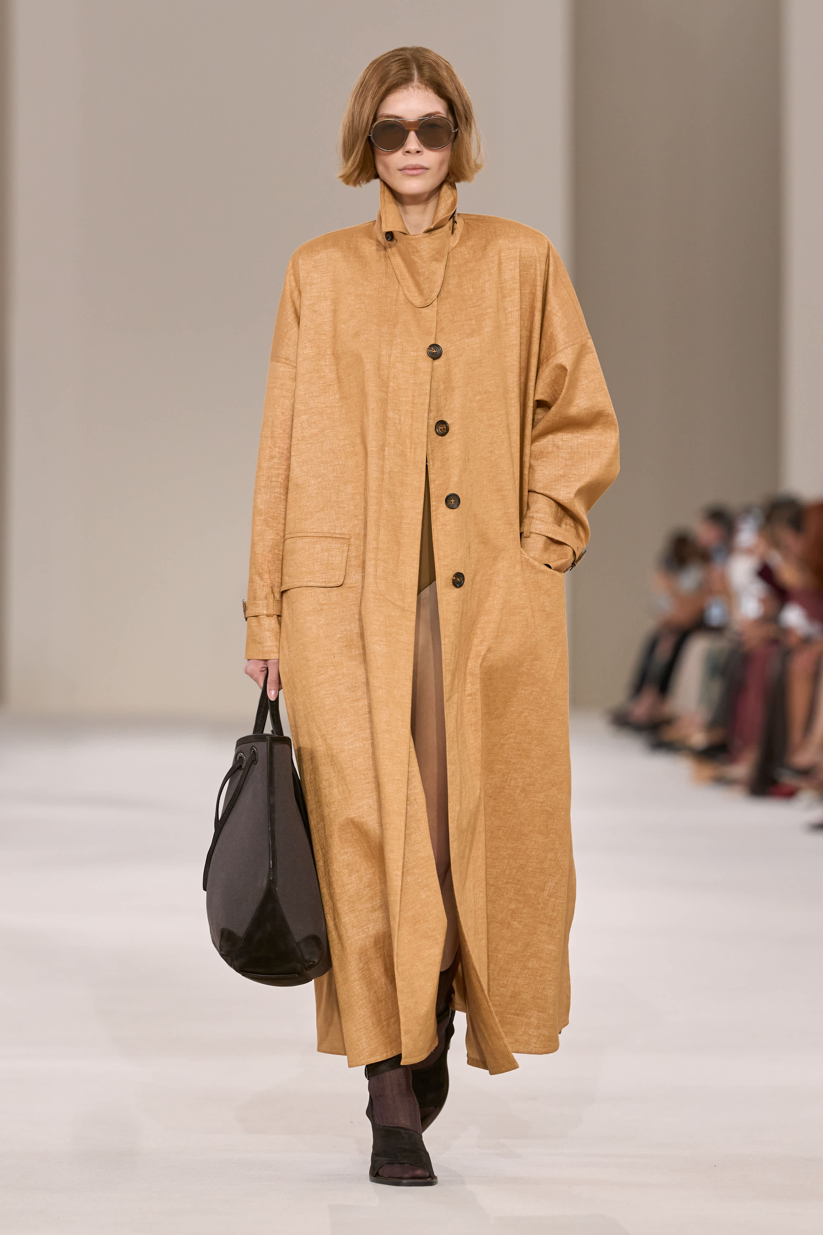 Max Mara SS27 Dresses Adventurous, Elegant Woman Max Mara SS27 Dresses Adventurous, Elegant Woman Vanity Teen