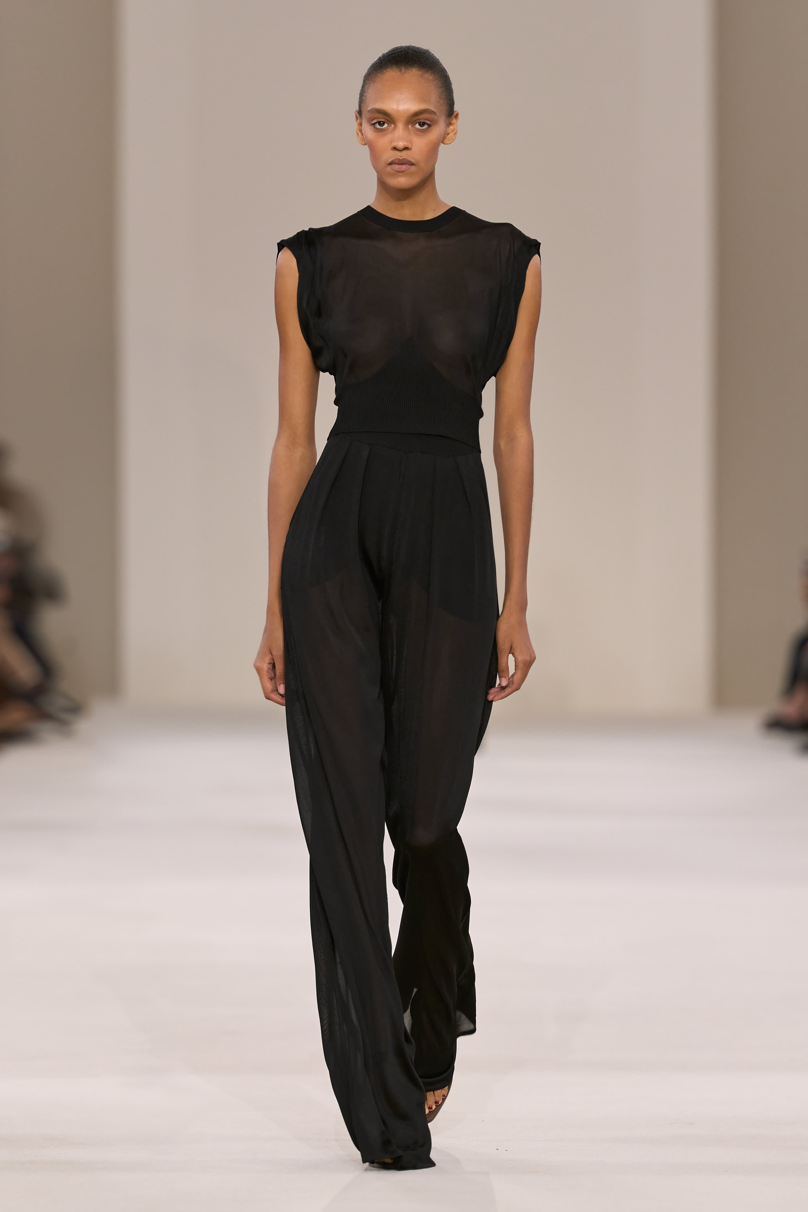 Max Mara SS27 Dresses Adventurous, Elegant Woman Max Mara SS27 Dresses Adventurous, Elegant Woman Vanity Teen
