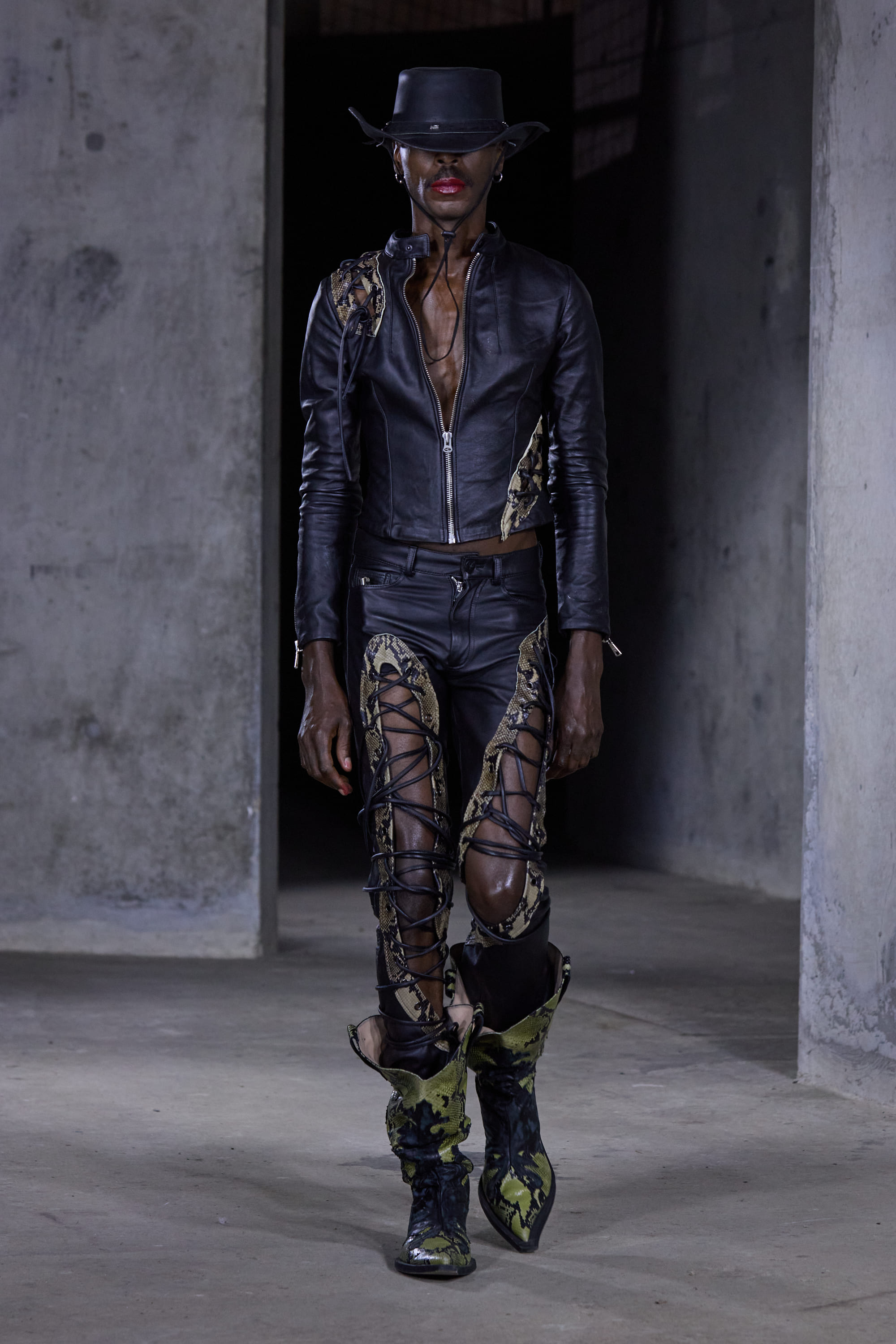Natasha Zinko SS27: Everyone Is Watching. Who Are You? Vanity Teen 虚荣青年 Natasha Zinko SS27
