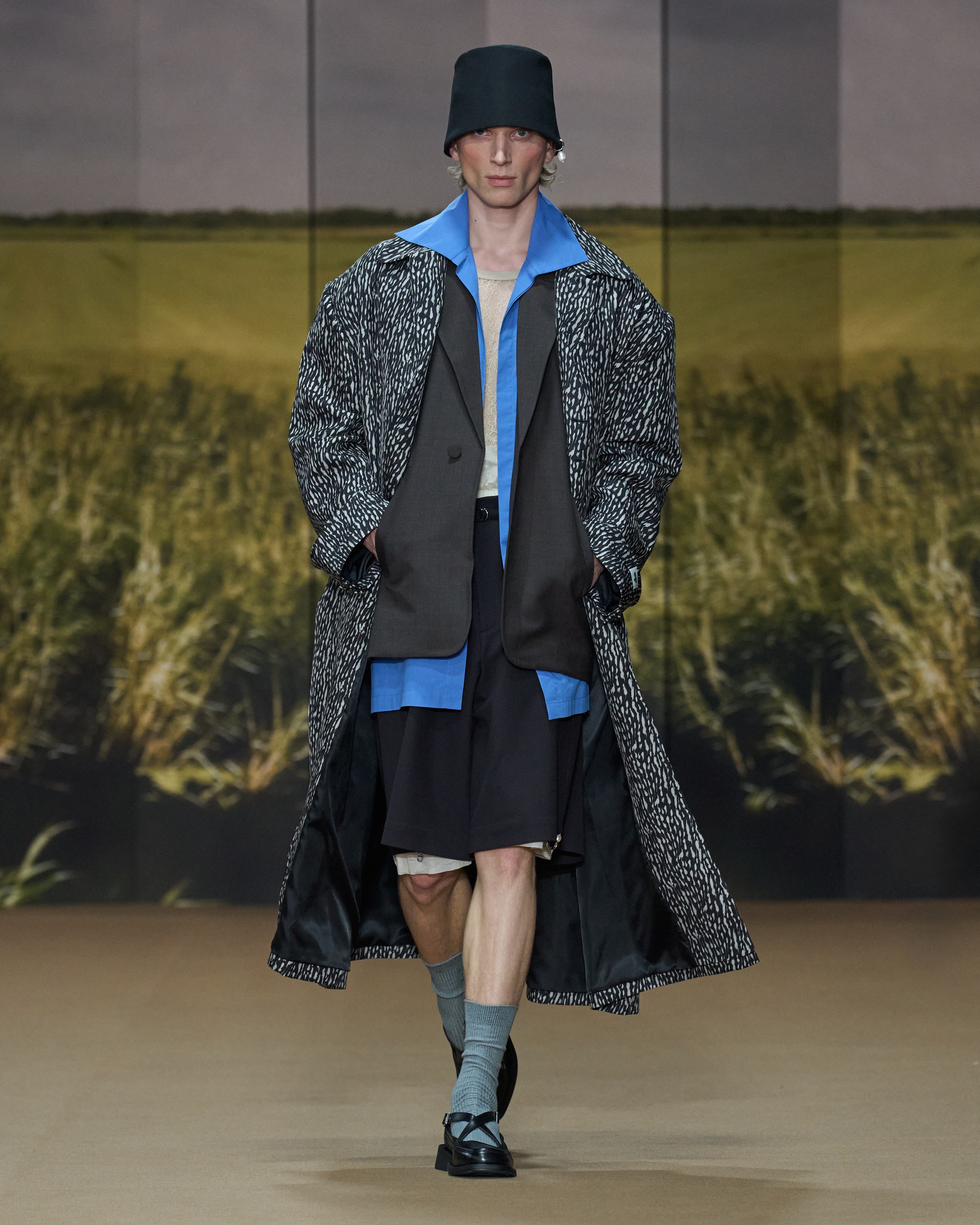 Dhruv Kapoor SS27: It’s Time to Look at the Present Vanity Teen Dhruv Kapoor SS27: It’s Time to Look at the Present Dhruv Kapoor SS27: It’s Time to Look at the Present Vanity Teen