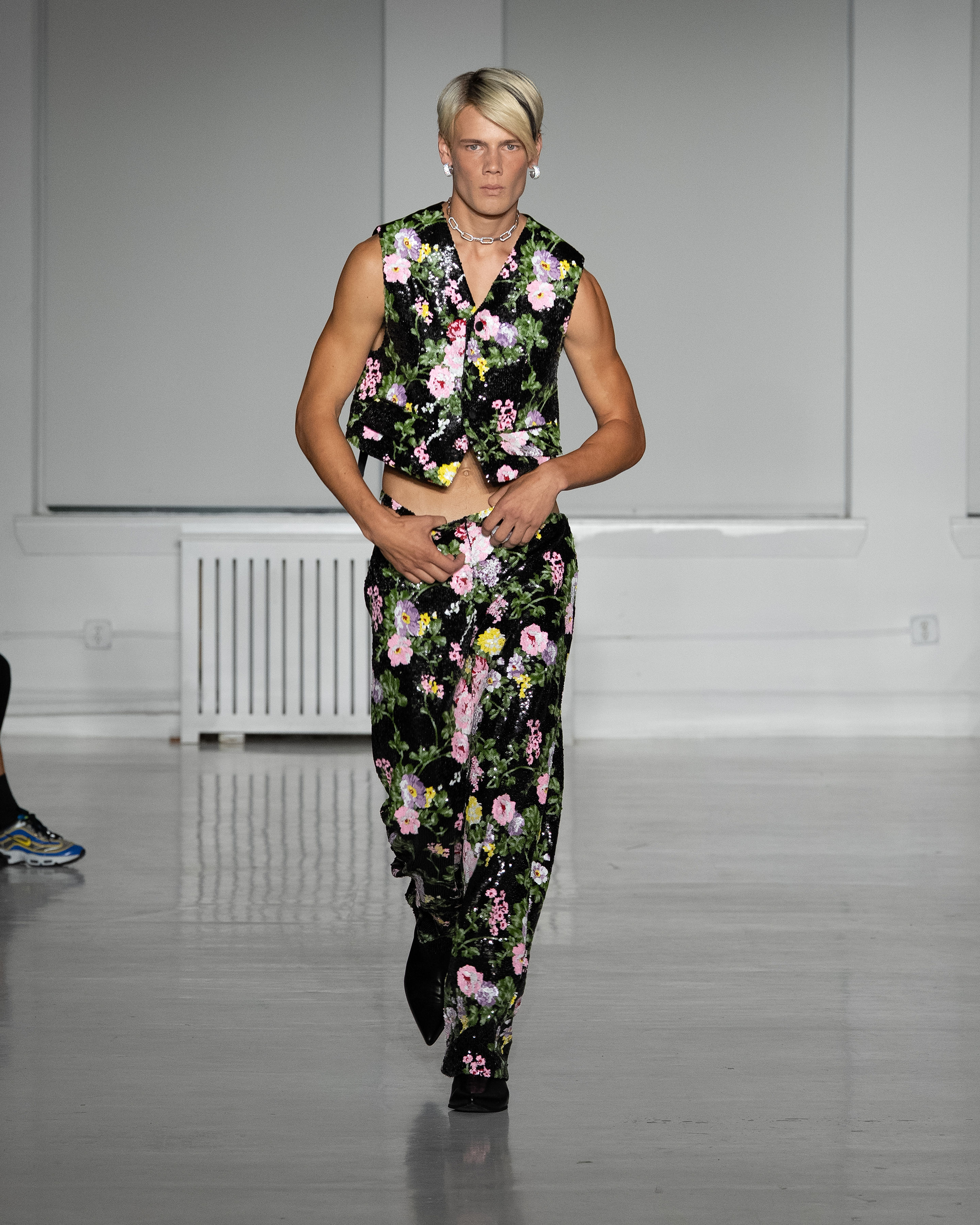Private Policy SS27: More Than Fashion, It’s a Cultural Conversation with New York Vanity Teen 虚荣青年 Private Policy SS27: More Than Fashion, It’s a Cultural Conversation with New York Private Policy SS27: More Than Fashion, It’s a Cultural Conversation with New York Vanity Teen 虚荣青年