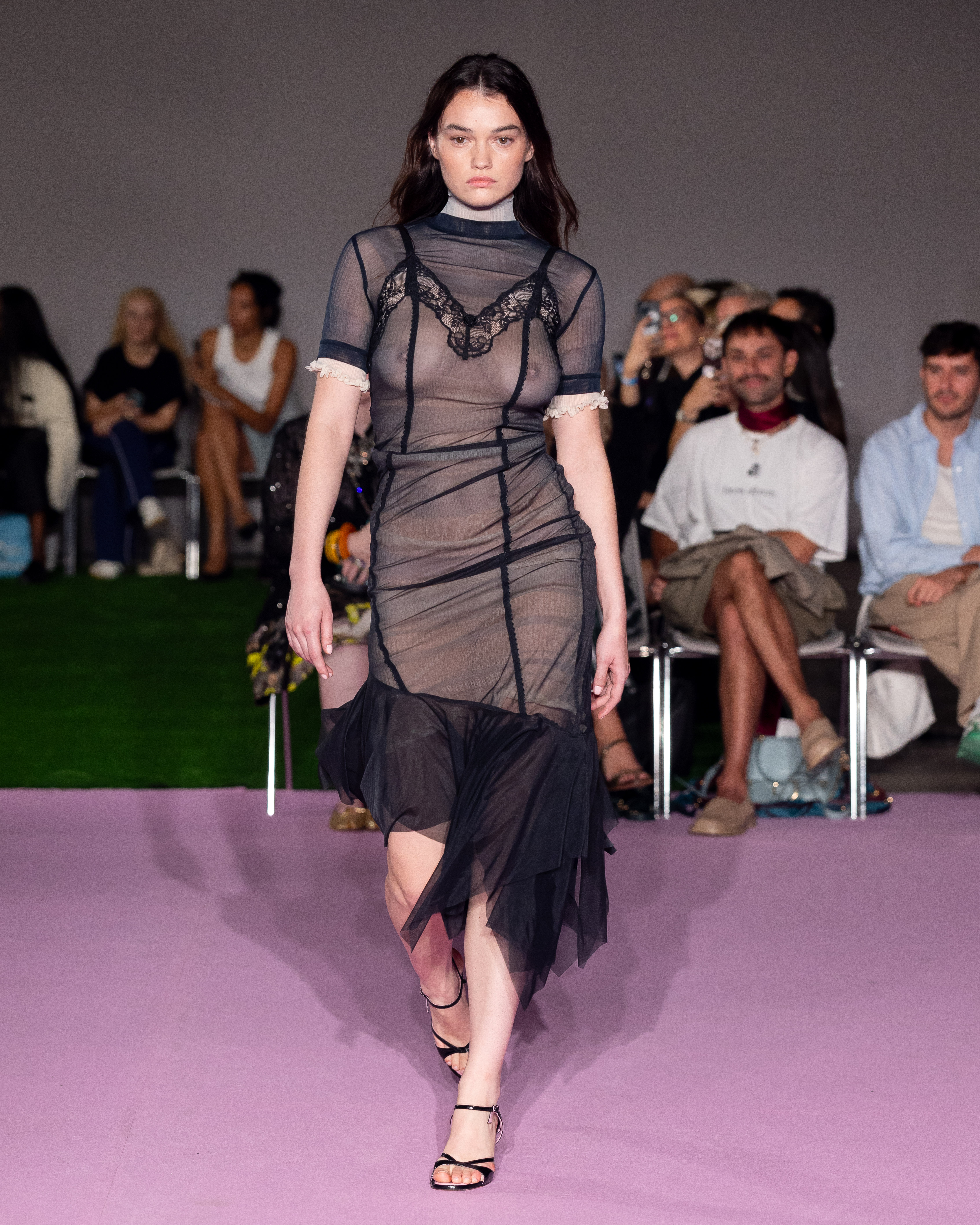 Ester Manas SS27: a Wardrobe of Carefully Orchestrated Chaos Vanity Teen Ester Manas SS27: a Wardrobe of Carefully Orchestrated Chaos Ester Manas SS27: a Wardrobe of Carefully Orchestrated Chaos Vanity Teen