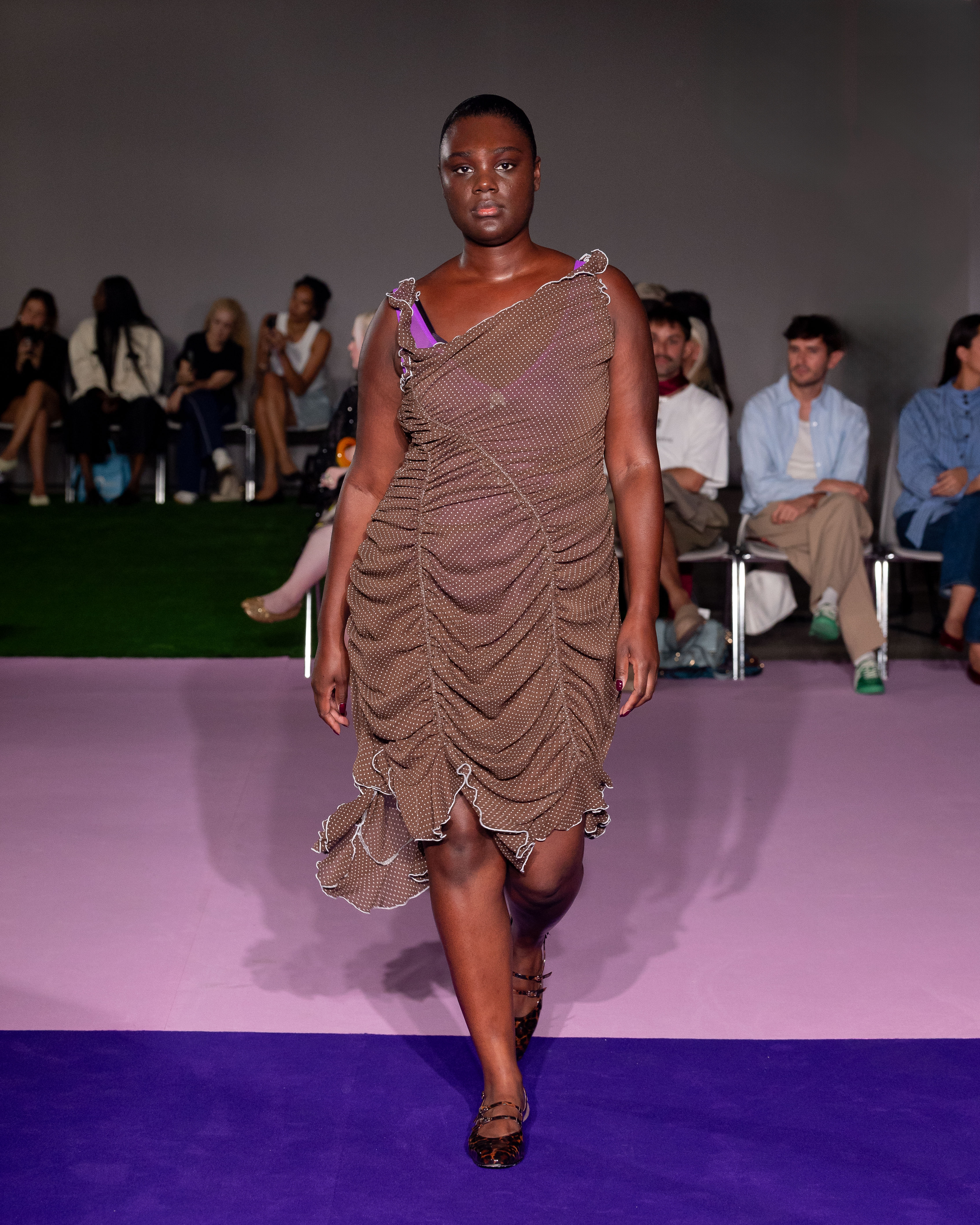 Ester Manas SS27: a Wardrobe of Carefully Orchestrated Chaos Vanity Teen Ester Manas SS27: a Wardrobe of Carefully Orchestrated Chaos Ester Manas SS27: a Wardrobe of Carefully Orchestrated Chaos Vanity Teen