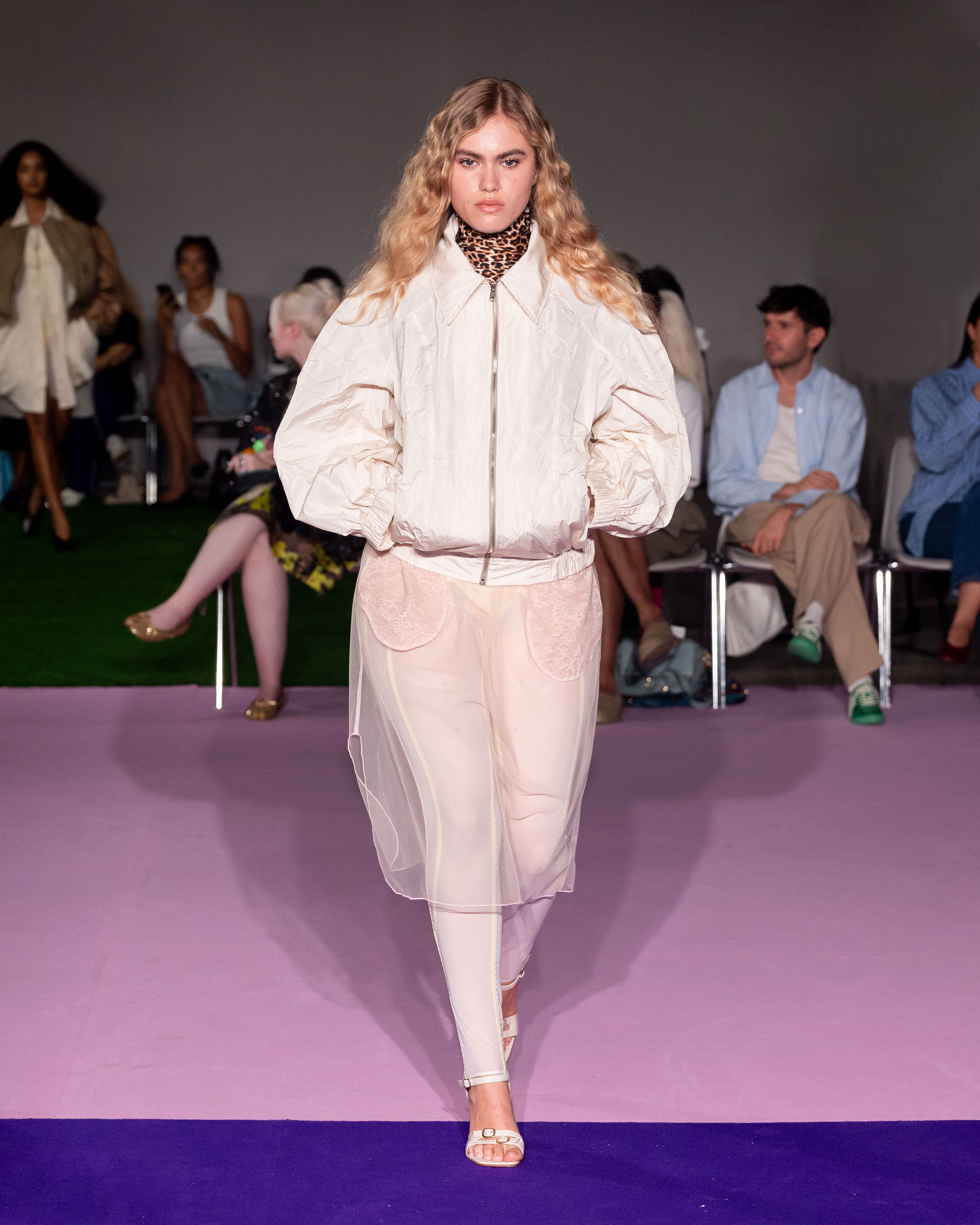 Ester Manas SS27: a Wardrobe of Carefully Orchestrated Chaos Vanity Teen Ester Manas SS27: a Wardrobe of Carefully Orchestrated Chaos Ester Manas SS27: a Wardrobe of Carefully Orchestrated Chaos Vanity Teen