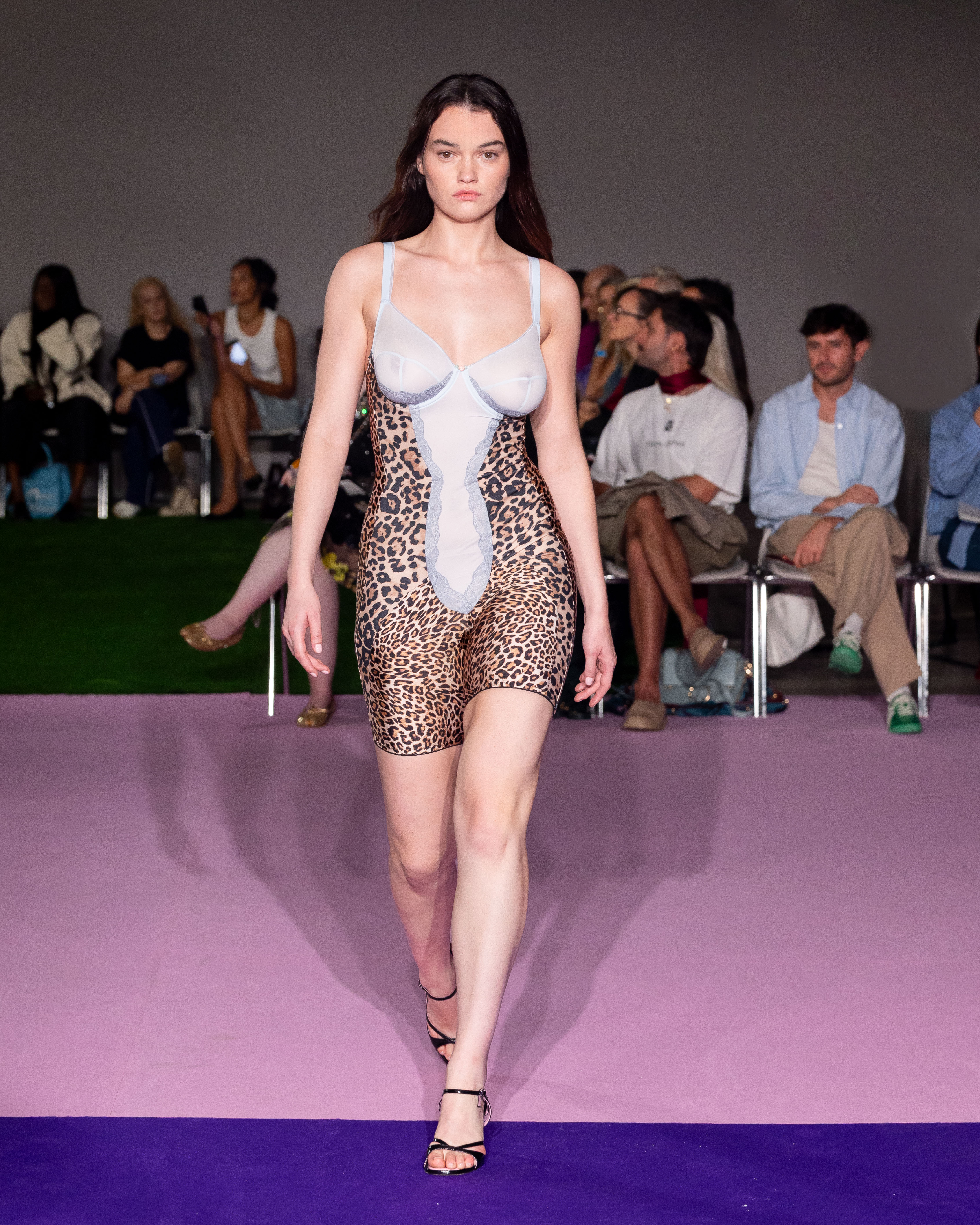 Ester Manas SS27: a Wardrobe of Carefully Orchestrated Chaos Vanity Teen Ester Manas SS27: a Wardrobe of Carefully Orchestrated Chaos Ester Manas SS27: a Wardrobe of Carefully Orchestrated Chaos Vanity Teen