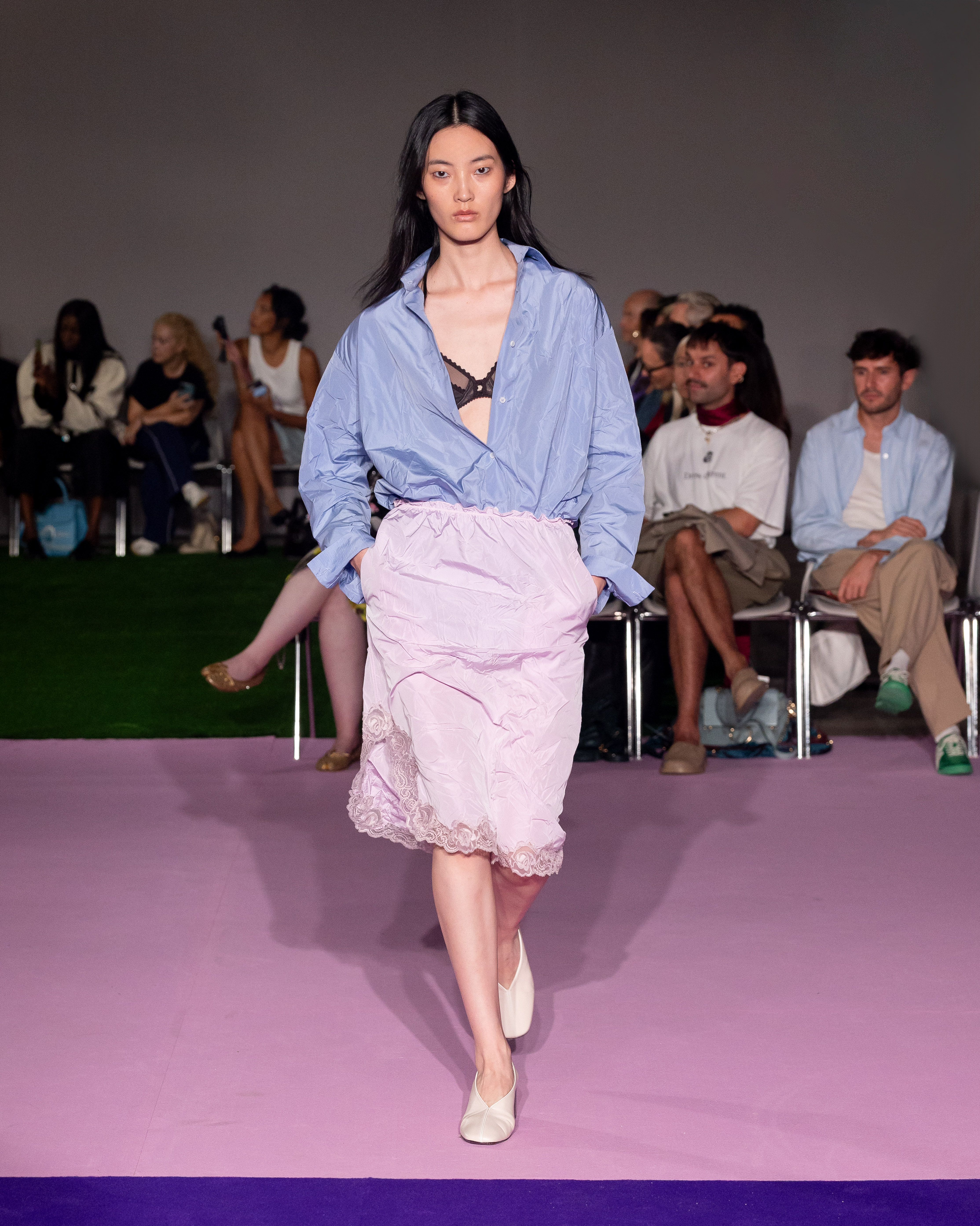 Ester Manas SS27: a Wardrobe of Carefully Orchestrated Chaos Vanity Teen Ester Manas SS27: a Wardrobe of Carefully Orchestrated Chaos Ester Manas SS27: a Wardrobe of Carefully Orchestrated Chaos Vanity Teen