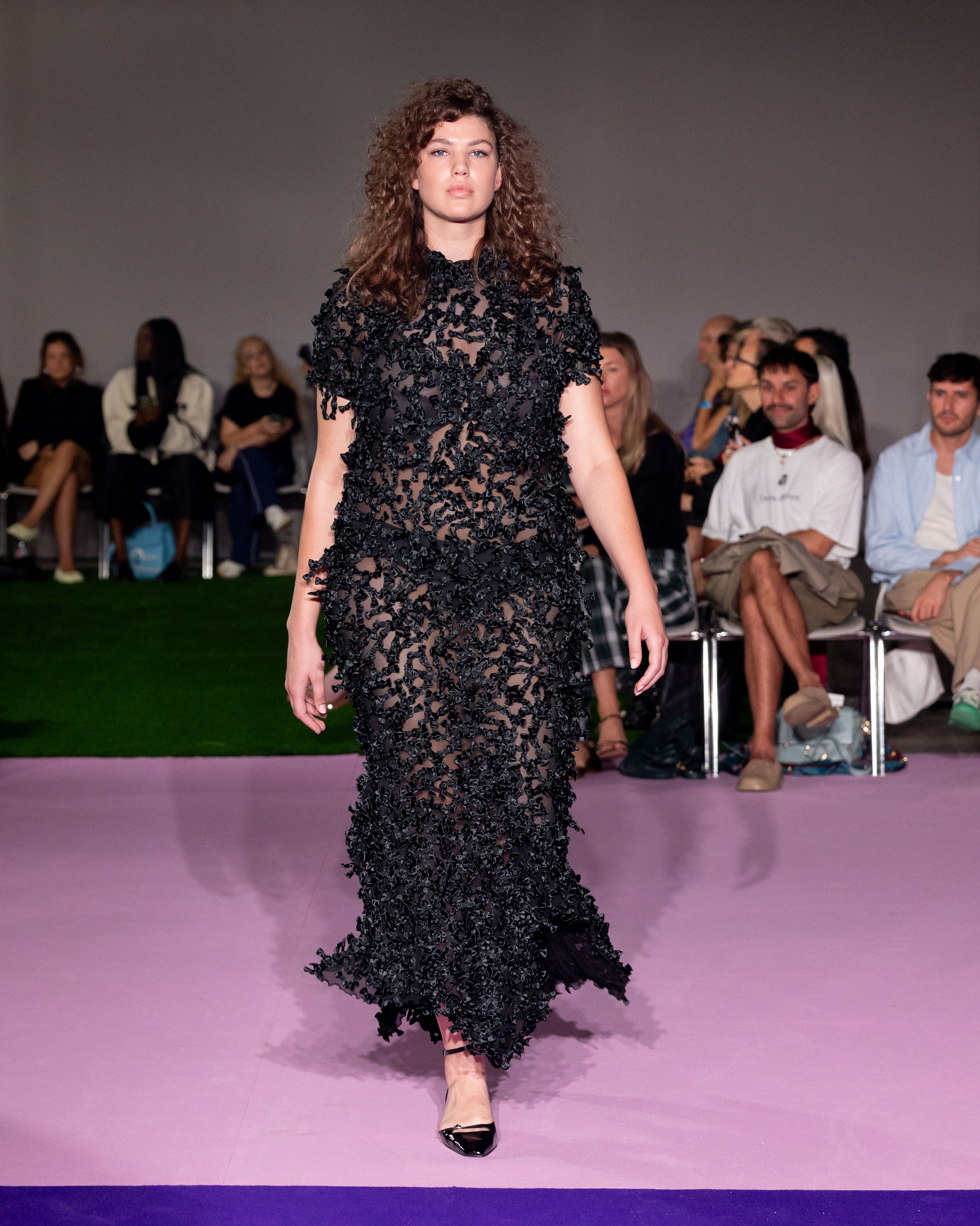 Ester Manas SS27: a Wardrobe of Carefully Orchestrated Chaos Vanity Teen Ester Manas SS27: a Wardrobe of Carefully Orchestrated Chaos Ester Manas SS27: a Wardrobe of Carefully Orchestrated Chaos Vanity Teen