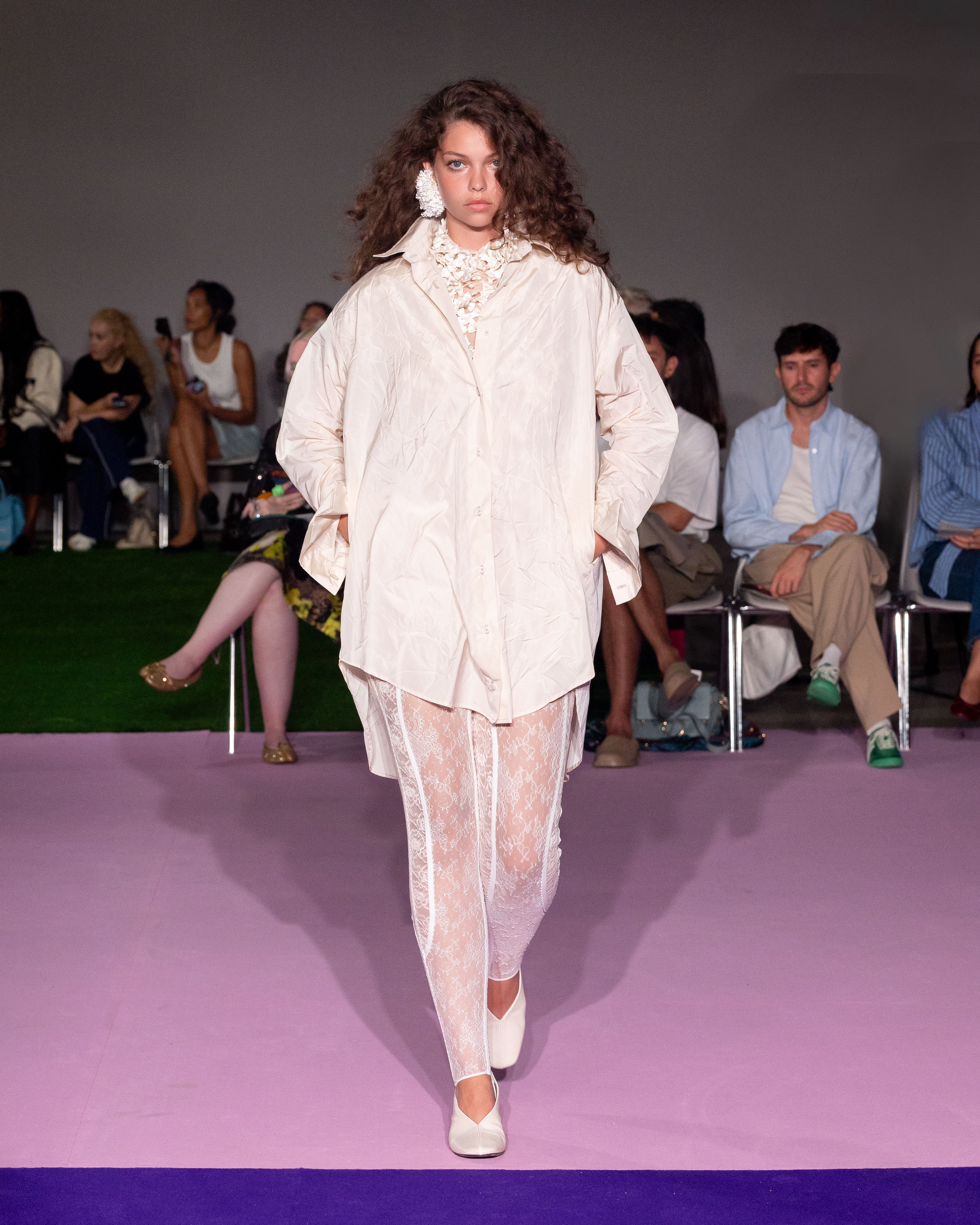 Ester Manas SS27: a Wardrobe of Carefully Orchestrated Chaos Vanity Teen Ester Manas SS27: a Wardrobe of Carefully Orchestrated Chaos Ester Manas SS27: a Wardrobe of Carefully Orchestrated Chaos Vanity Teen