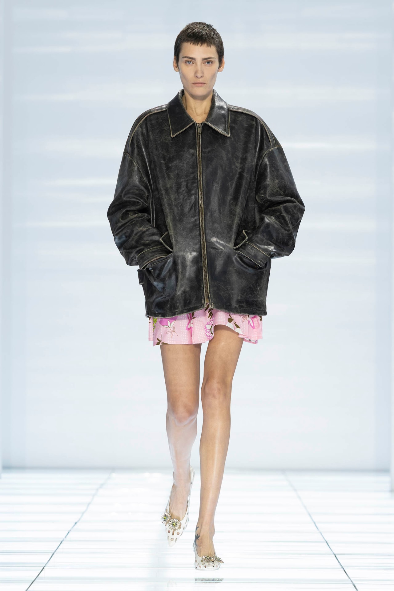 Is Fashion still that Inclusive? Vanity Teen The pursuit of a rigorous and wiry line on the Prada SS27 runway