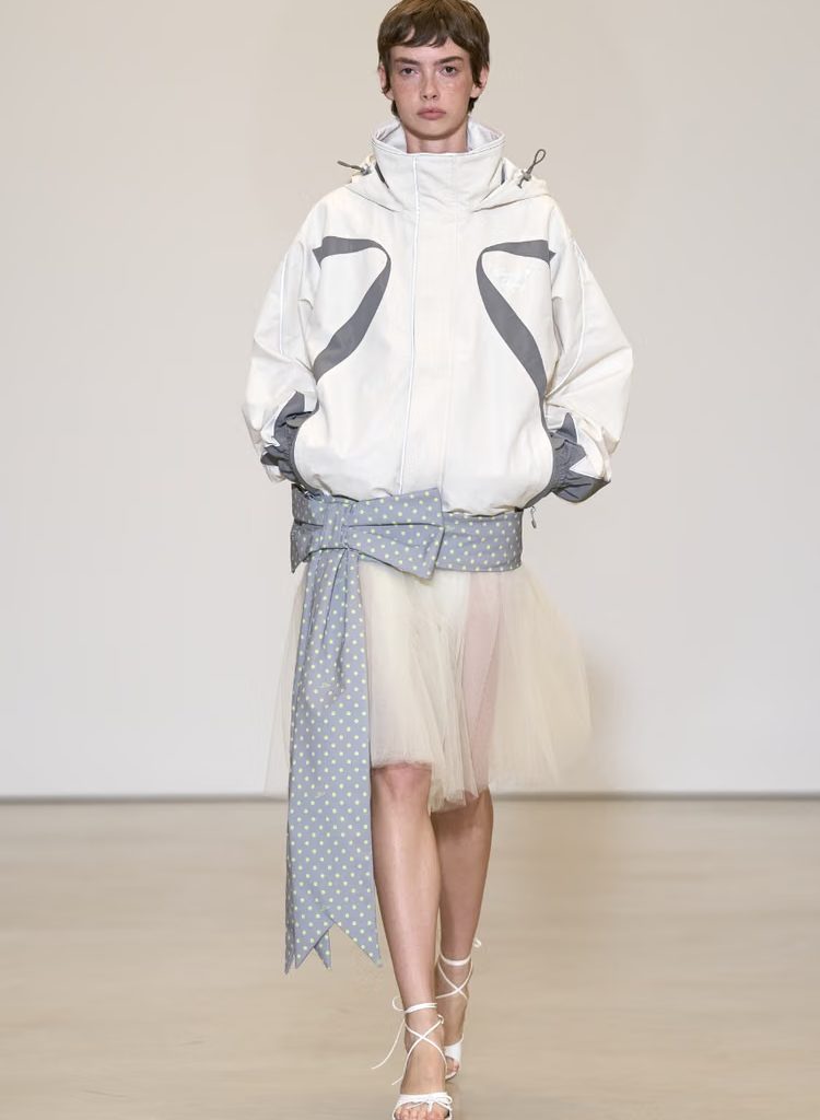 Sandy Liang SS27: Fairytale Sportswear, Ruffled Tracks and Gorp Fantasy Sandy Liang SS27: Fairytale Sportswear, Ruffled Tracks and Gorp Fantasy Vanity Teen 虚荣青年