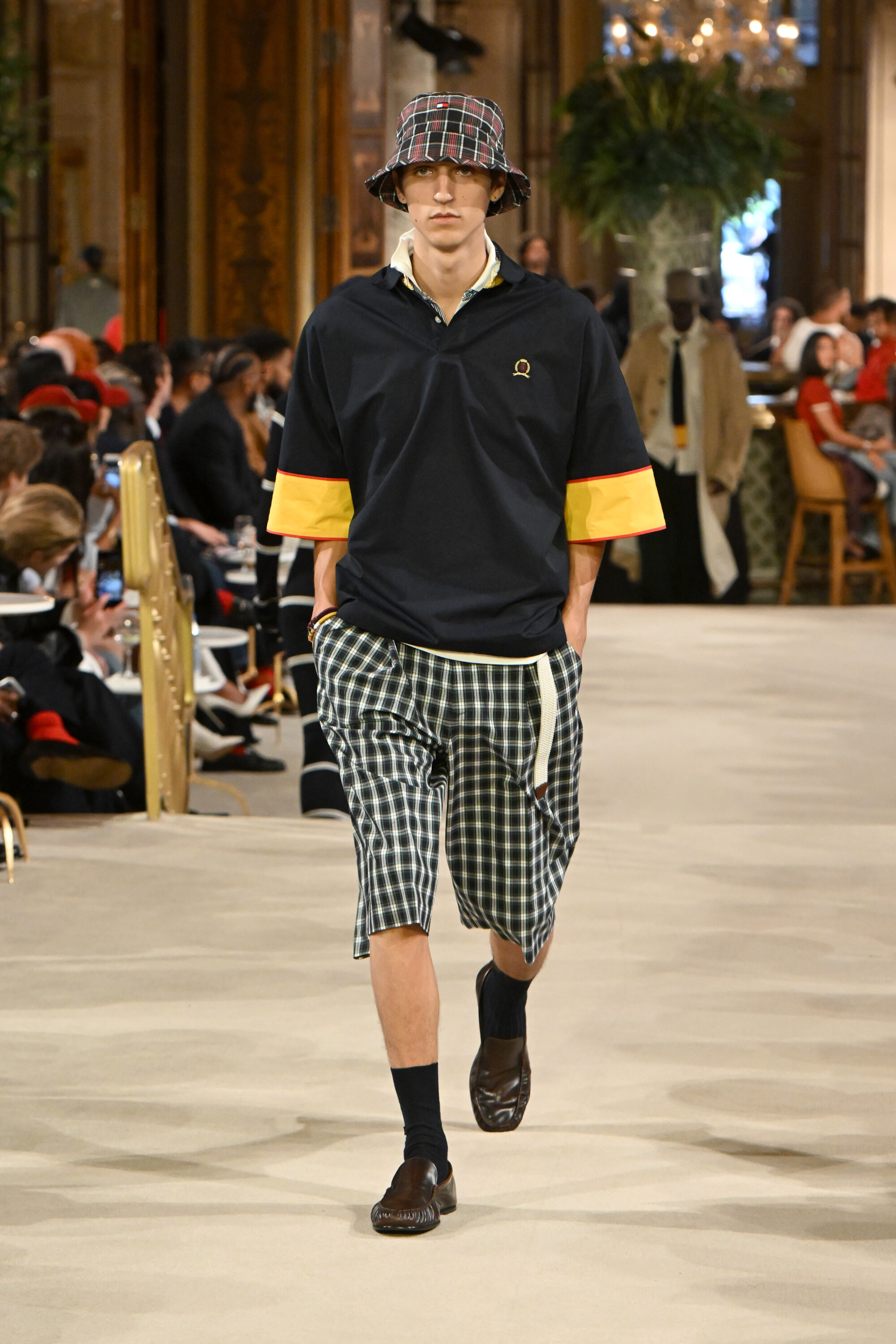 Tommy Hilfiger Spring 2027 Revisits the Archive at New York Fashion Week Tommy Hilfiger Spring 2027 Revisits the Archive at New York Fashion Week Vanity Teen 虚荣青年