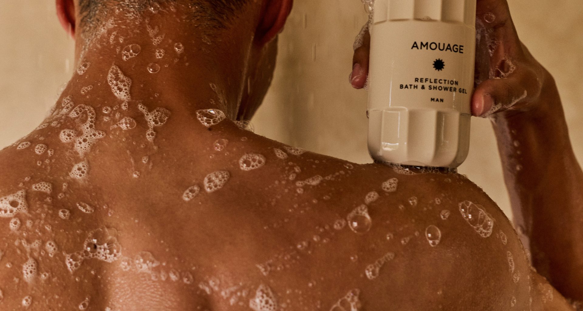 AMOUAGE TAKES FRAGRANCE BEYOND THE SKIN AMOUAGE TAKES FRAGRANCE BEYOND THE SKIN Vanity Teen
