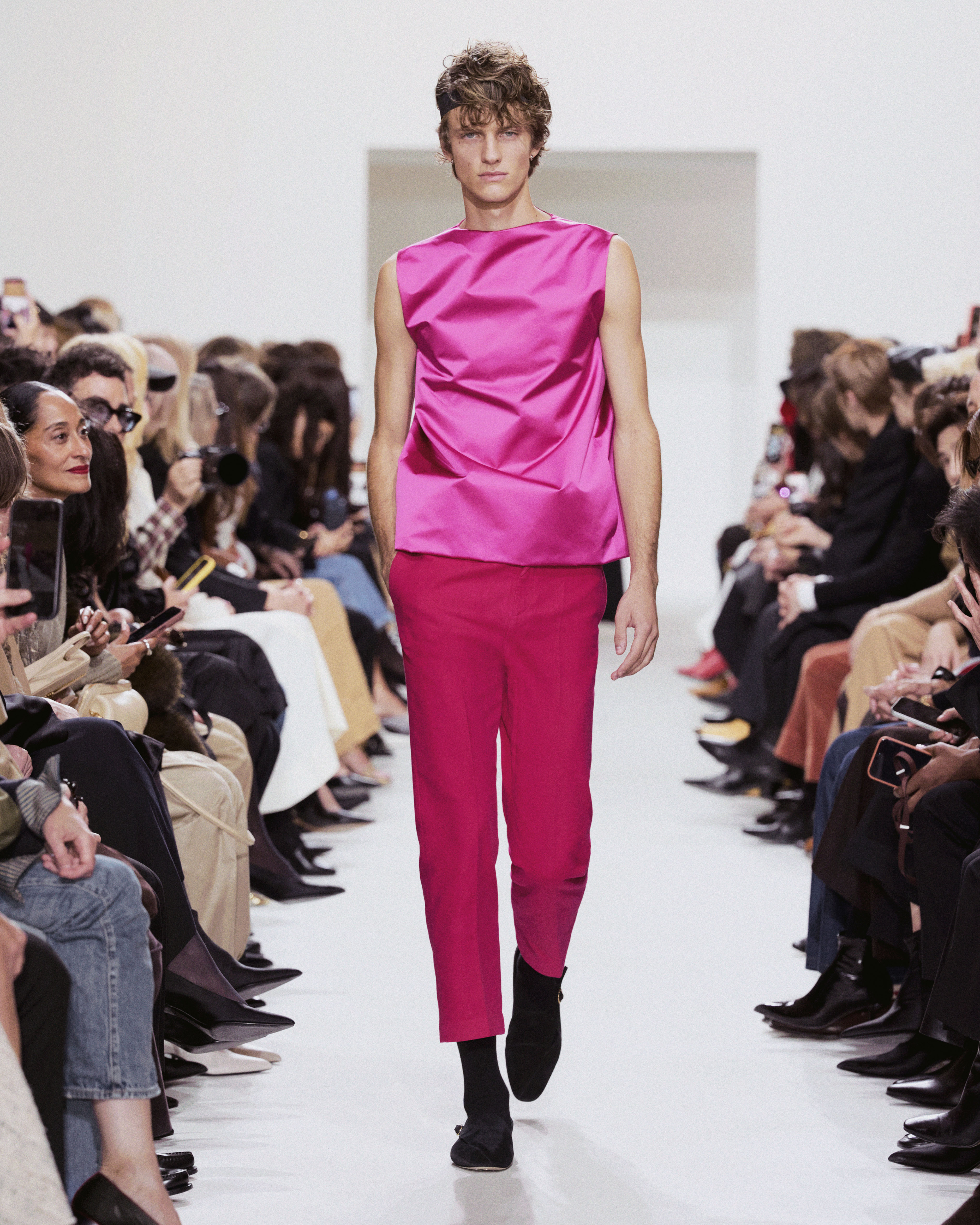 CELINE SPRING SUMMER 27 - THE CLOTHES ARE THE CHARACTER Vanity Teen CELINE SPRING SUMMER 27 - THE CLOTHES ARE THE CHARACTER CELINE SPRING SUMMER 27 - THE CLOTHES ARE THE CHARACTER Vanity Teen