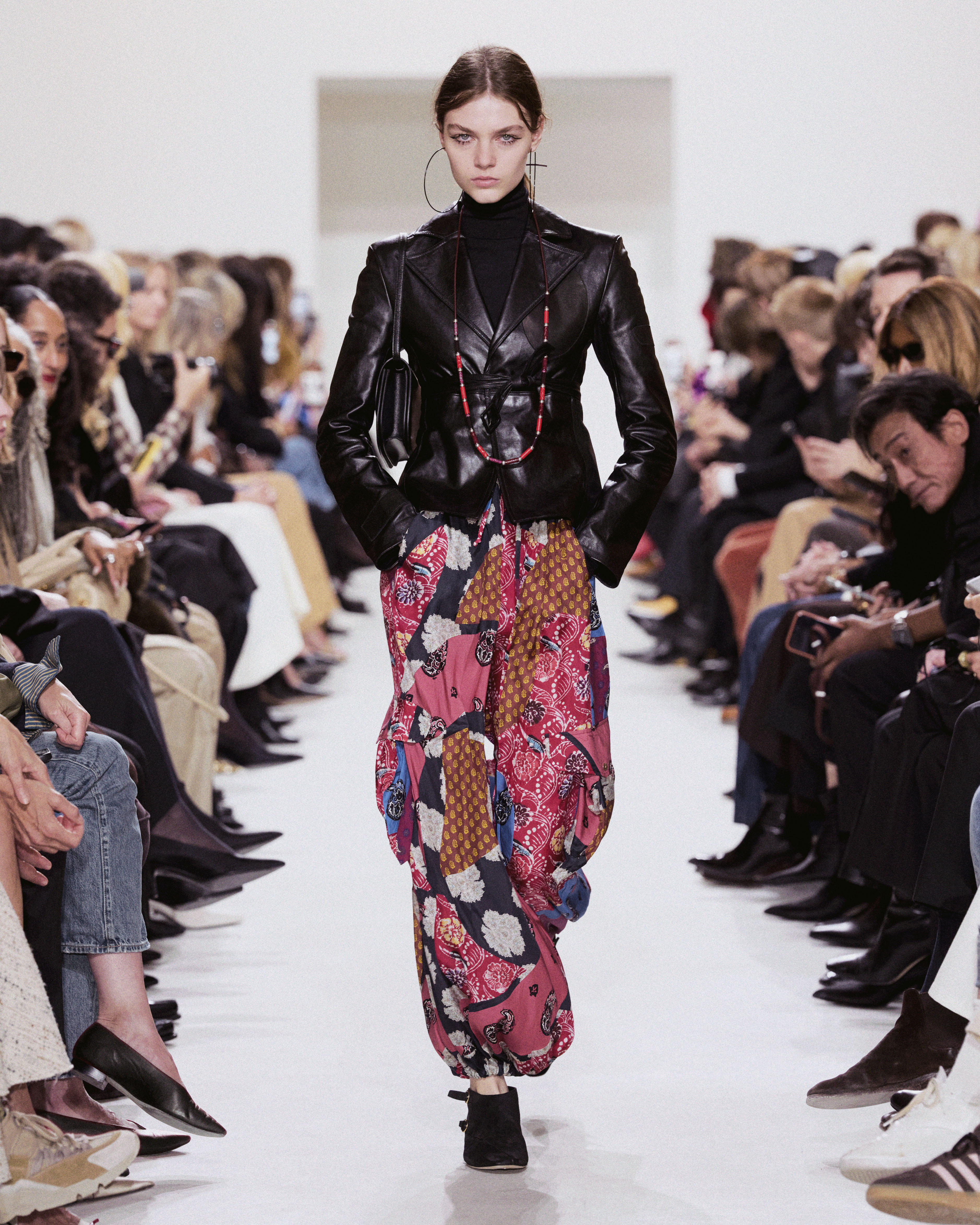 CELINE SPRING SUMMER 27 - THE CLOTHES ARE THE CHARACTER CELINE SPRING SUMMER 27 - THE CLOTHES ARE THE CHARACTER Vanity Teen
