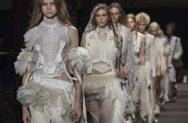 Ann Demeulemeester SS27 Was Born from the Dust of the Desert Ann Demeulemeester SS27 Was Born from the Dust of the Desert Vanity Teen