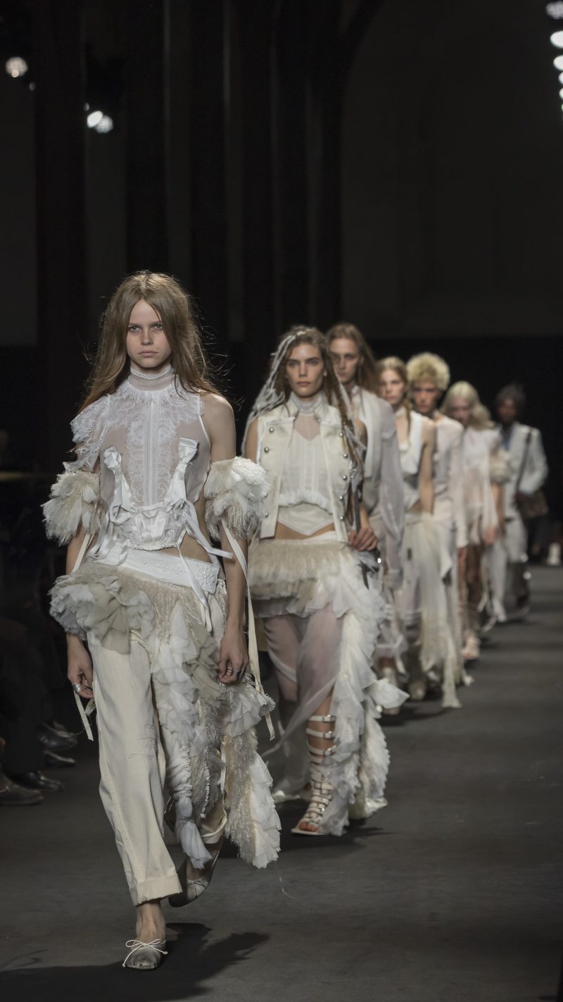Ann Demeulemeester SS27 Was Born from the Dust of the Desert Ann Demeulemeester SS27 Was Born from the Dust of the Desert Vanity Teen