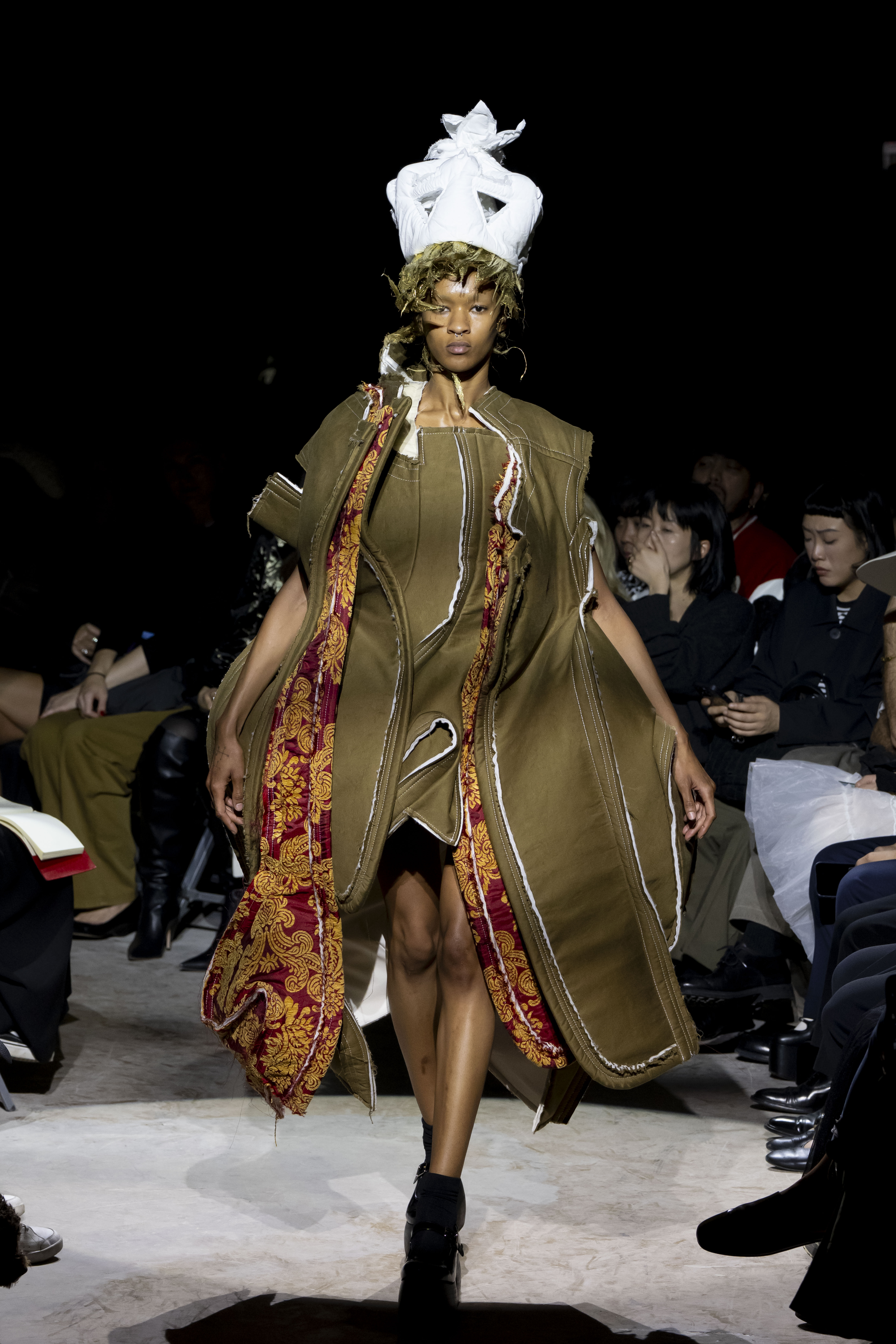 Comme des Garçons SS27: Royalty Is a Fairytale Now Vanity Teen Comme des Garçons SS27