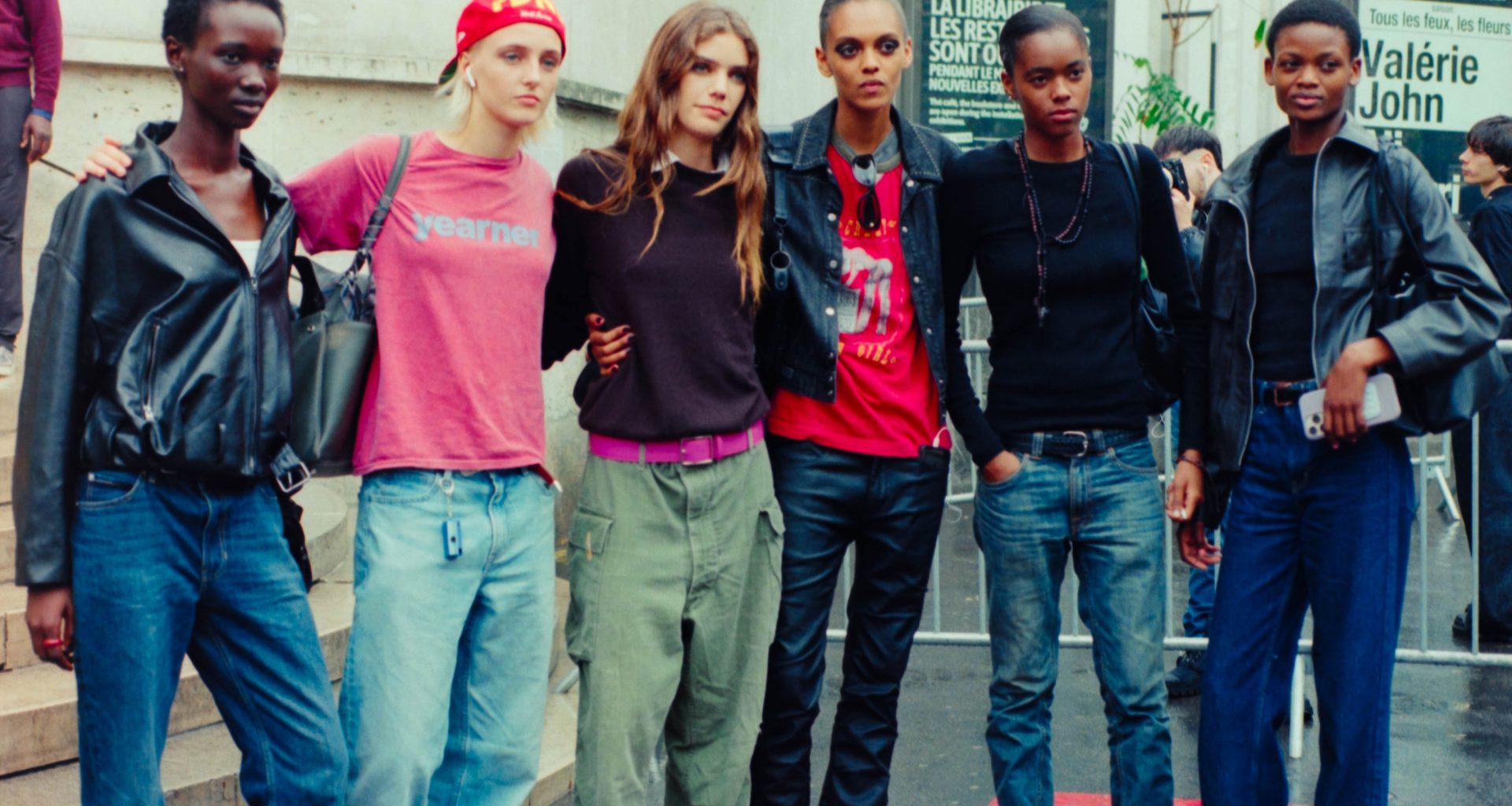 MODELS OFF DUTY – NO REHEARSAL MODELS OFF DUTY – NO REHEARSAL Vanity Teen