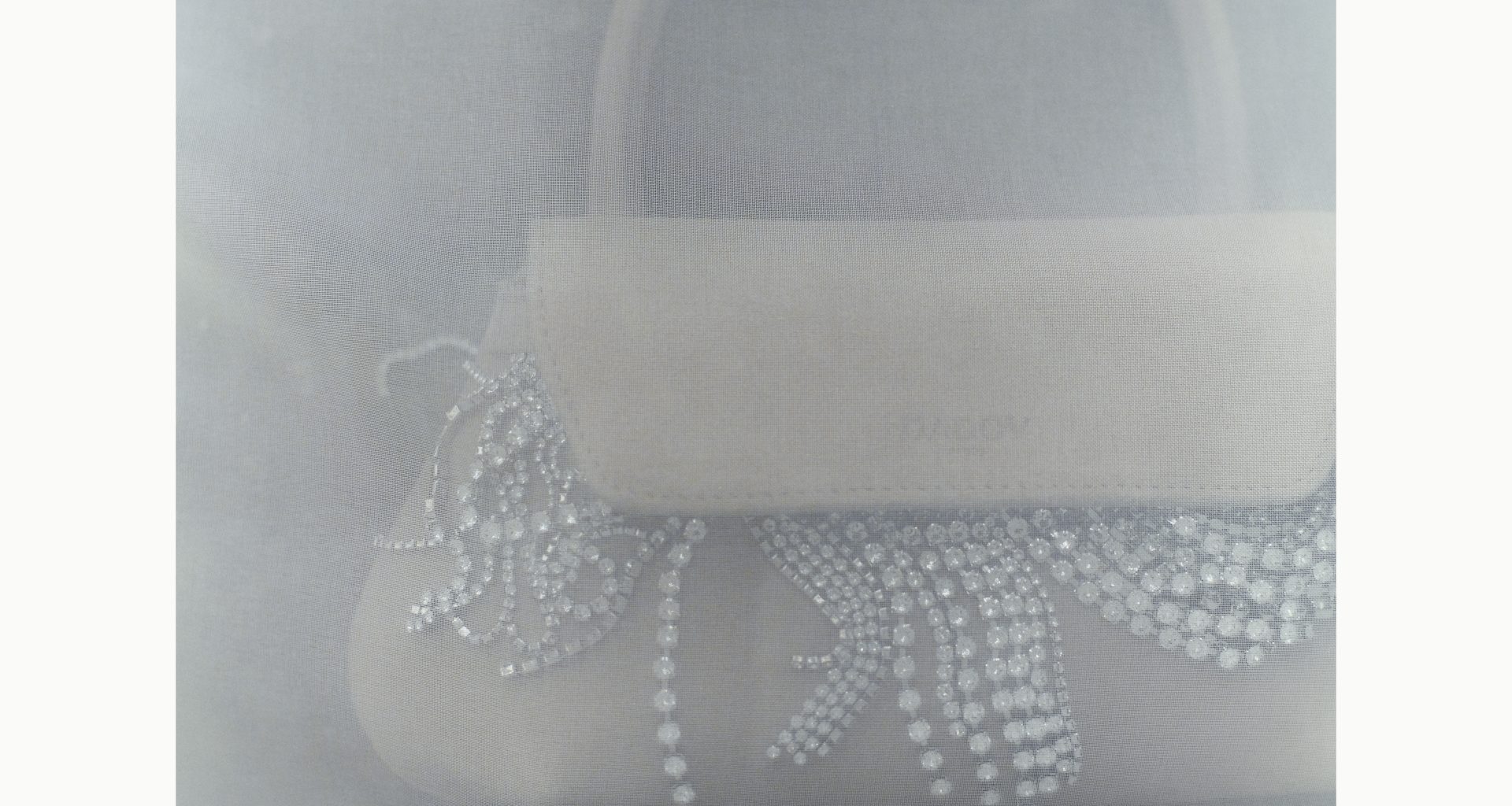 DADOV Debuts Spring/Summer 2027: The Art of Making an Object Feel Personal DADOV Debuts Spring/Summer 2027: The Art of Making an Object Feel Personal Vanity Teen