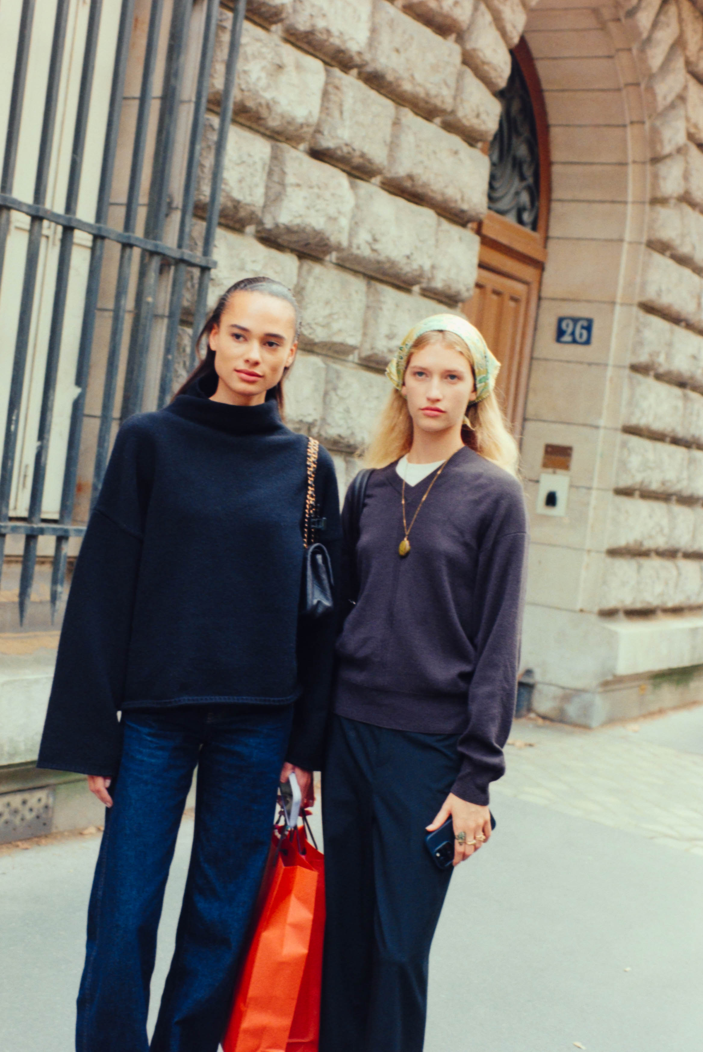 MODELS OFF DUTY – NO REHEARSAL MODELS OFF DUTY – NO REHEARSAL Vanity Teen