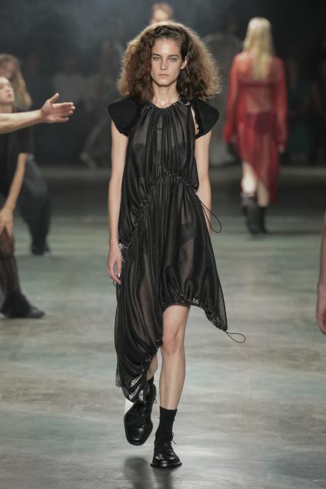 ALAINPAUL SPRING/SUMMER 2027: WHEN DOES THE BODY STOP OBEYING? Vanity Teen ALAINPAUL SPRING/SUMMER 2027: WHEN DOES THE BODY STOP OBEYING? ALAINPAUL SPRING/SUMMER 2027: WHEN DOES THE BODY STOP OBEYING? Vanity Teen